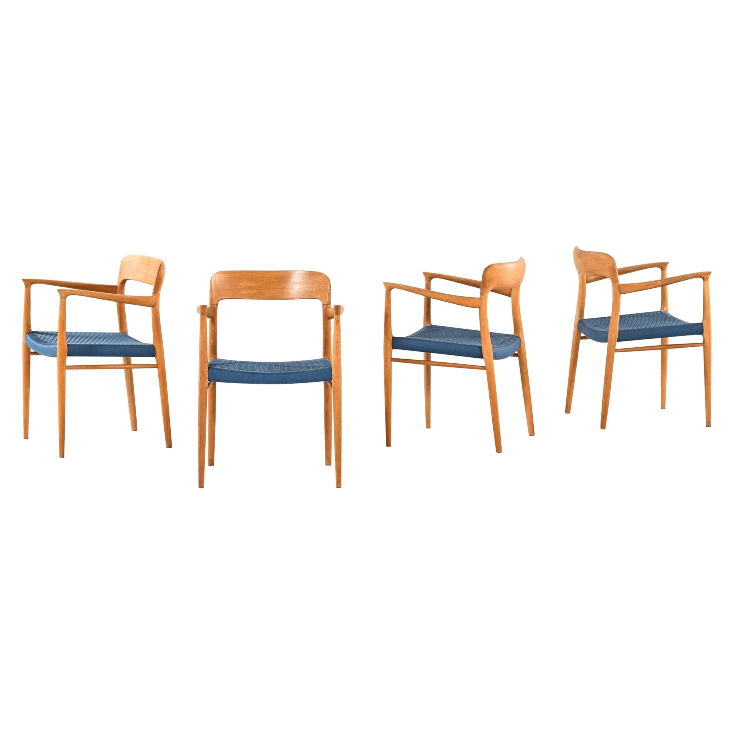 Fauteuils Niels Otto Mller modèle 56 Produit par J.L Mllers Mbelfabrik