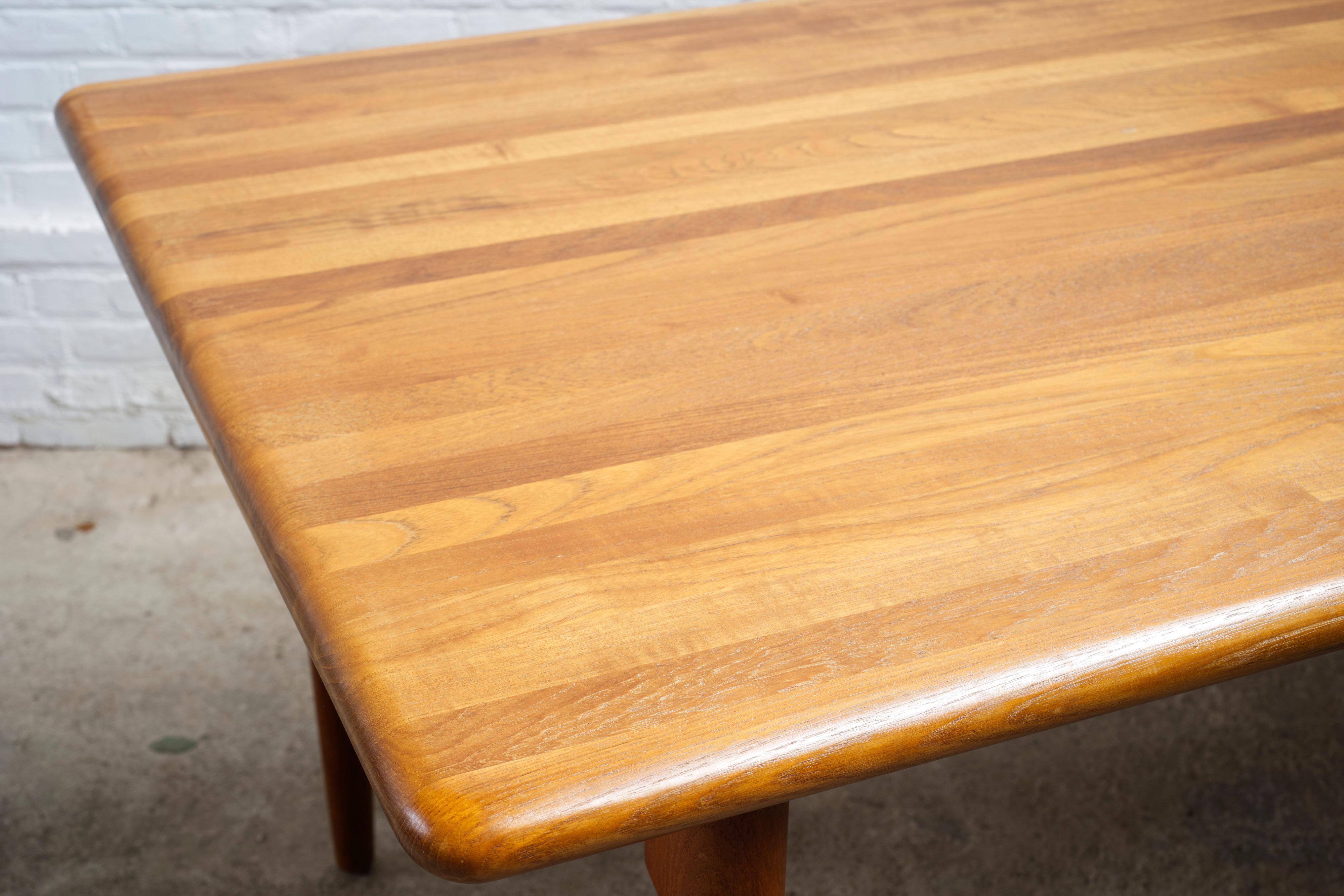 Niels Otto Møller dining table 24A in Teak In Good Condition In Balen, BE