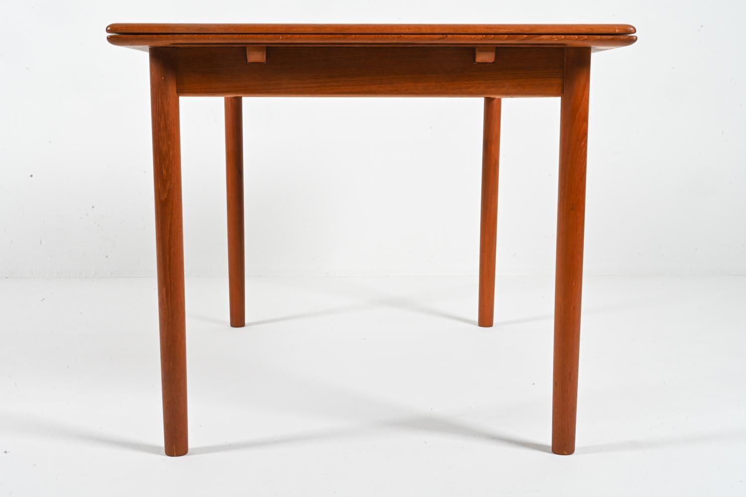 Niels Otto Møller pour J.L.A. Møller Danish Teak Draw-Leaf Dining Table (table de salle à manger en teck) en vente 8