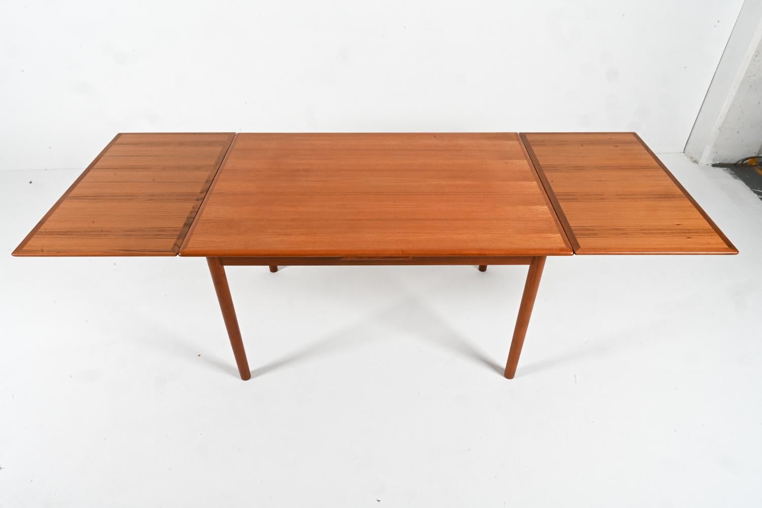Niels Otto Møller pour J.L.A. Møller Danish Teak Draw-Leaf Dining Table (table de salle à manger en teck) en vente 11