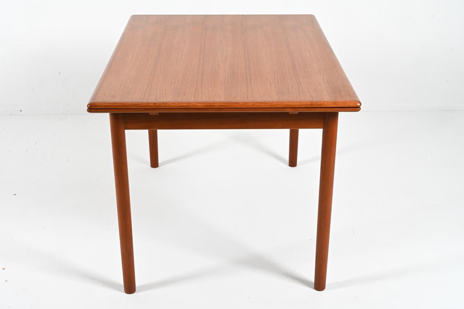 Niels Otto Møller pour J.L.A. Møller Danish Teak Draw-Leaf Dining Table (table de salle à manger en teck) en vente 2