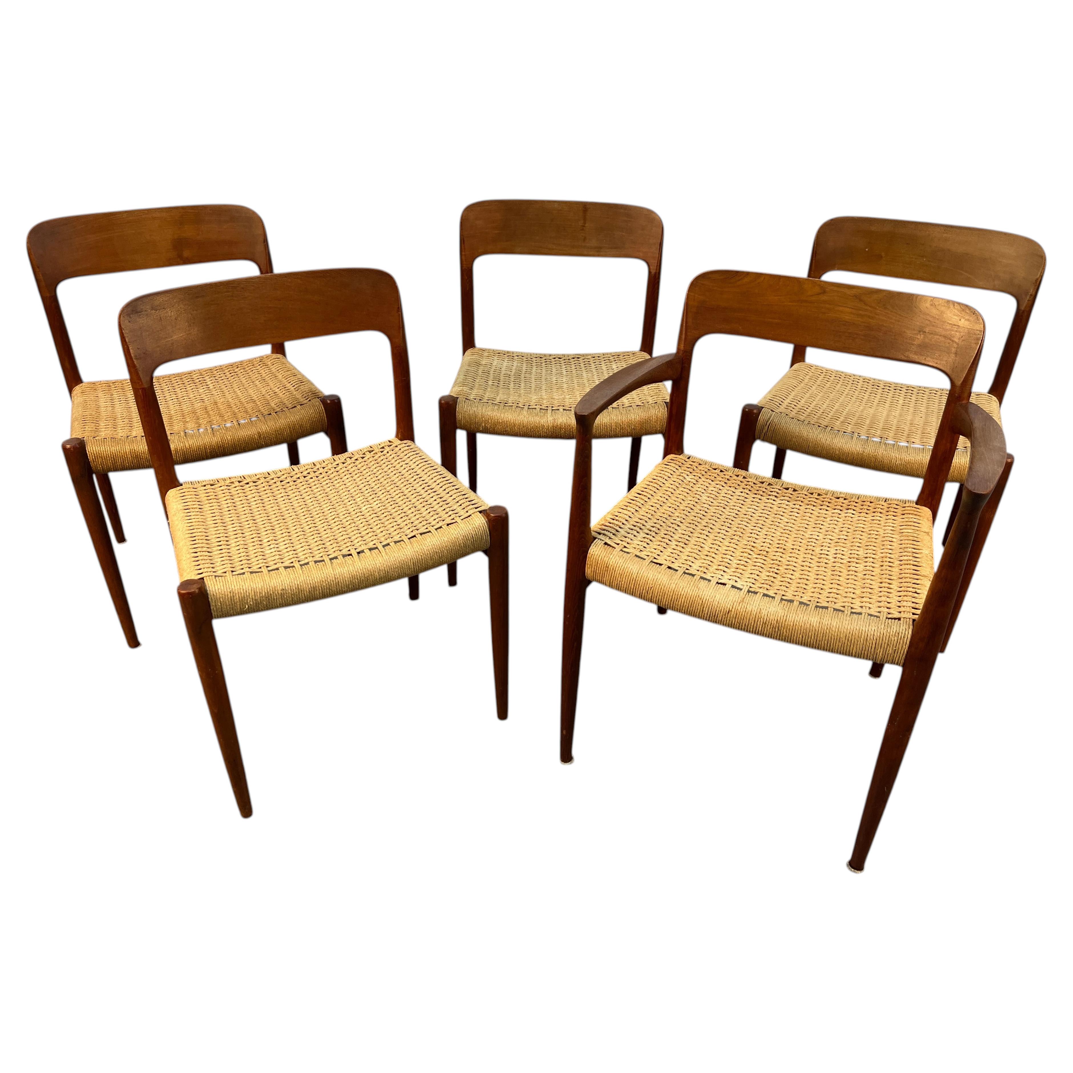 Niels Otto Møller pour J.L.A. Chaises de salle à manger « Modèle 75 » de Møller, en teck et cordon