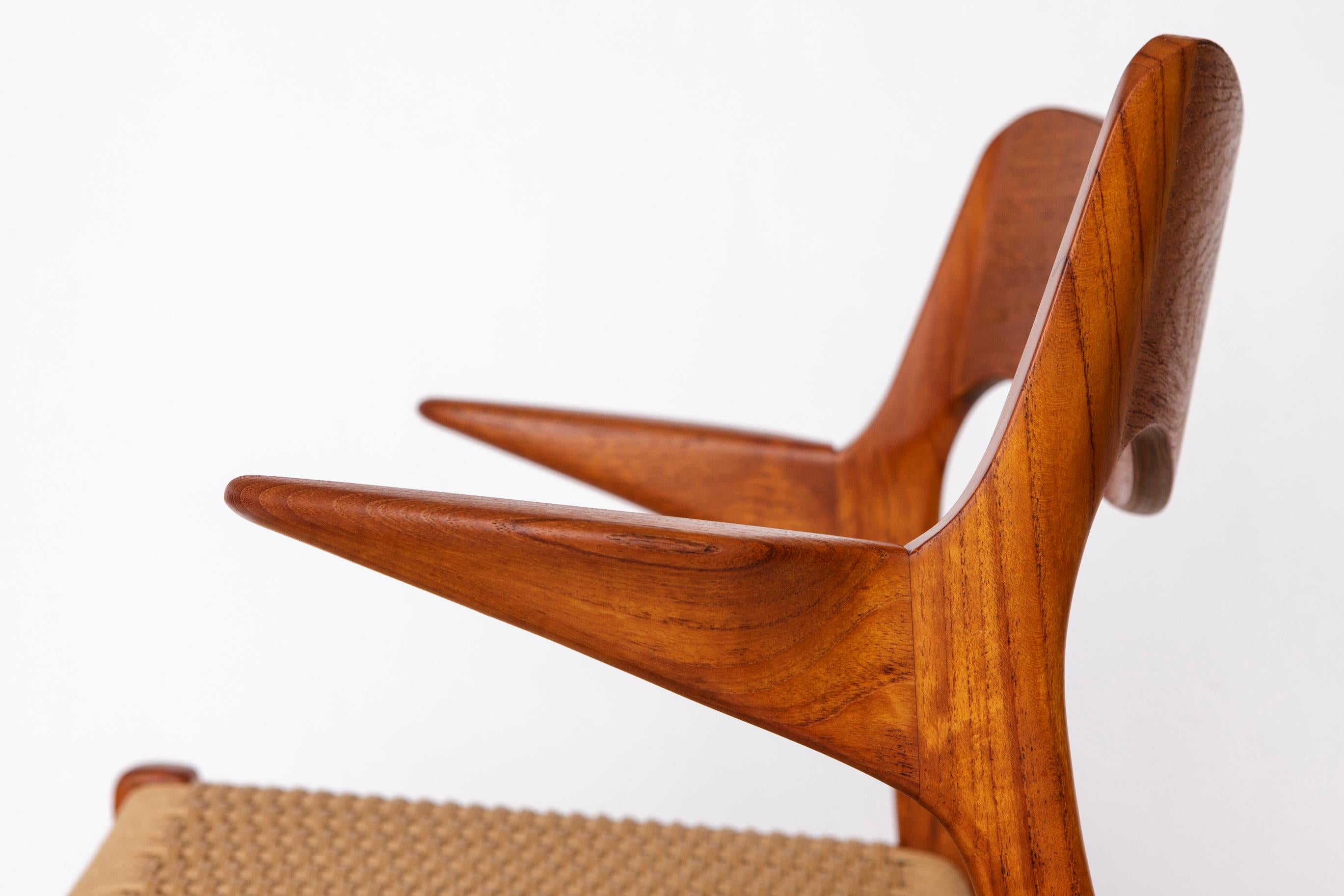 Poli Fauteuil Niels Otto Møller Model 55 - Chaise de salle à manger danoise en teck avec New Paper Co en vente