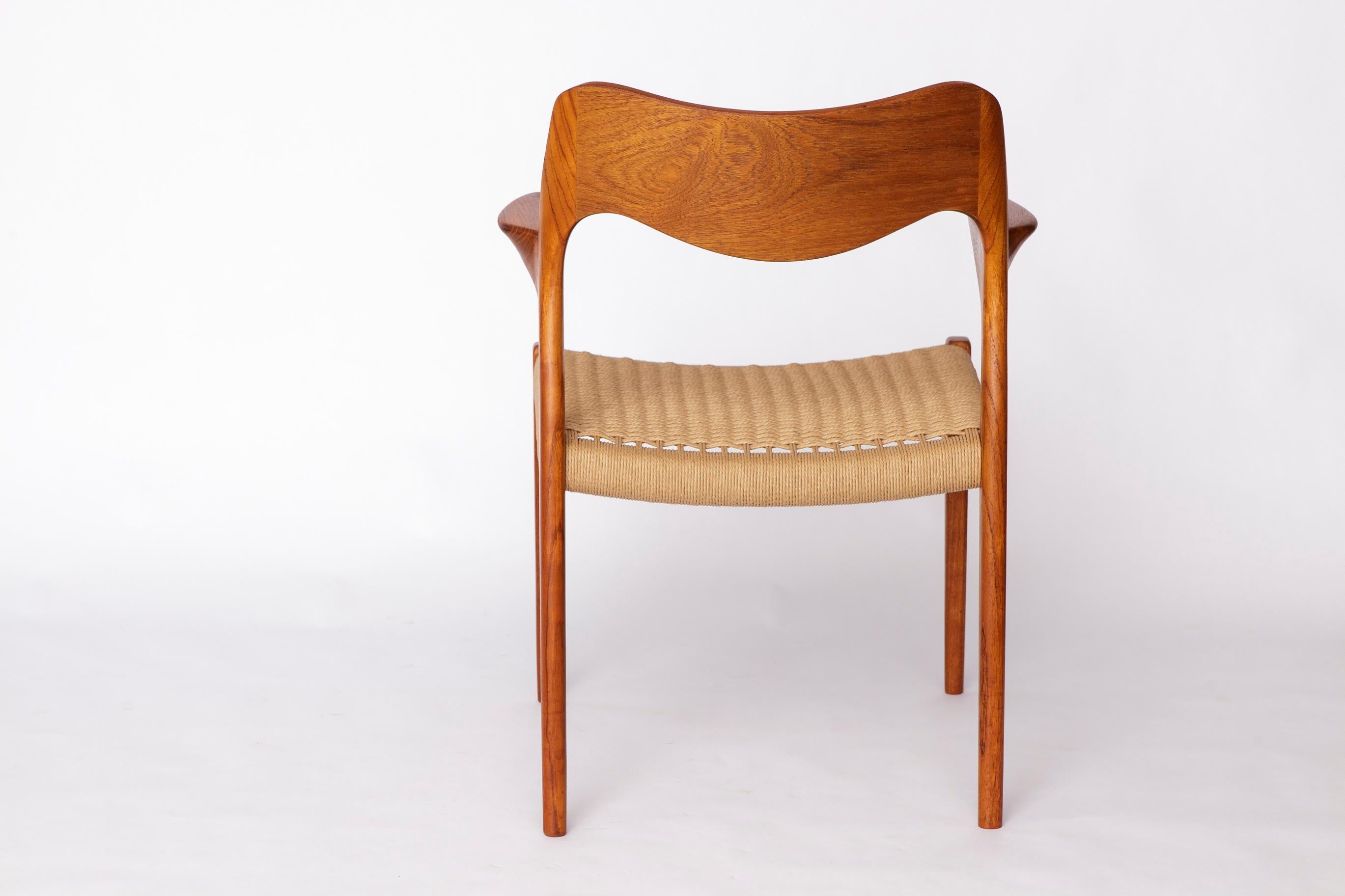 Milieu du XXe siècle Fauteuil Niels Otto Møller Model 55 - Chaise de salle à manger danoise en teck avec New Paper Co en vente