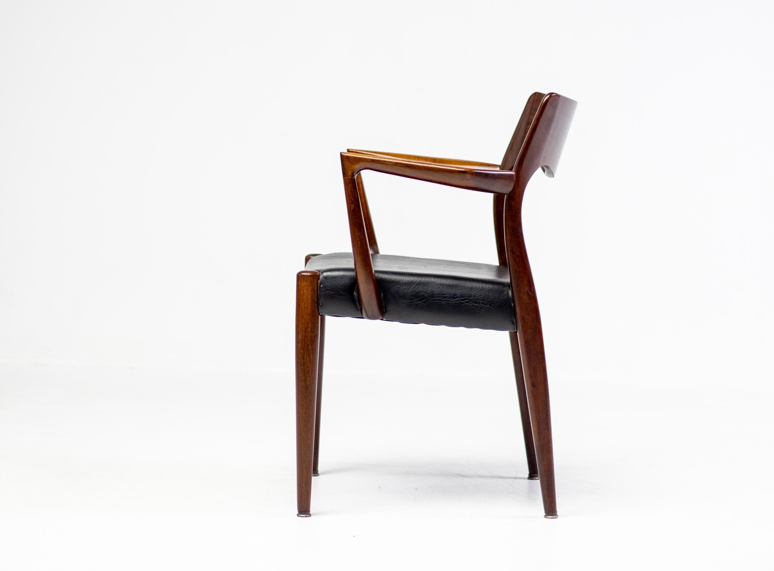 Danois Chaise Carver modèle 57 de Niels Otto Møller en vente