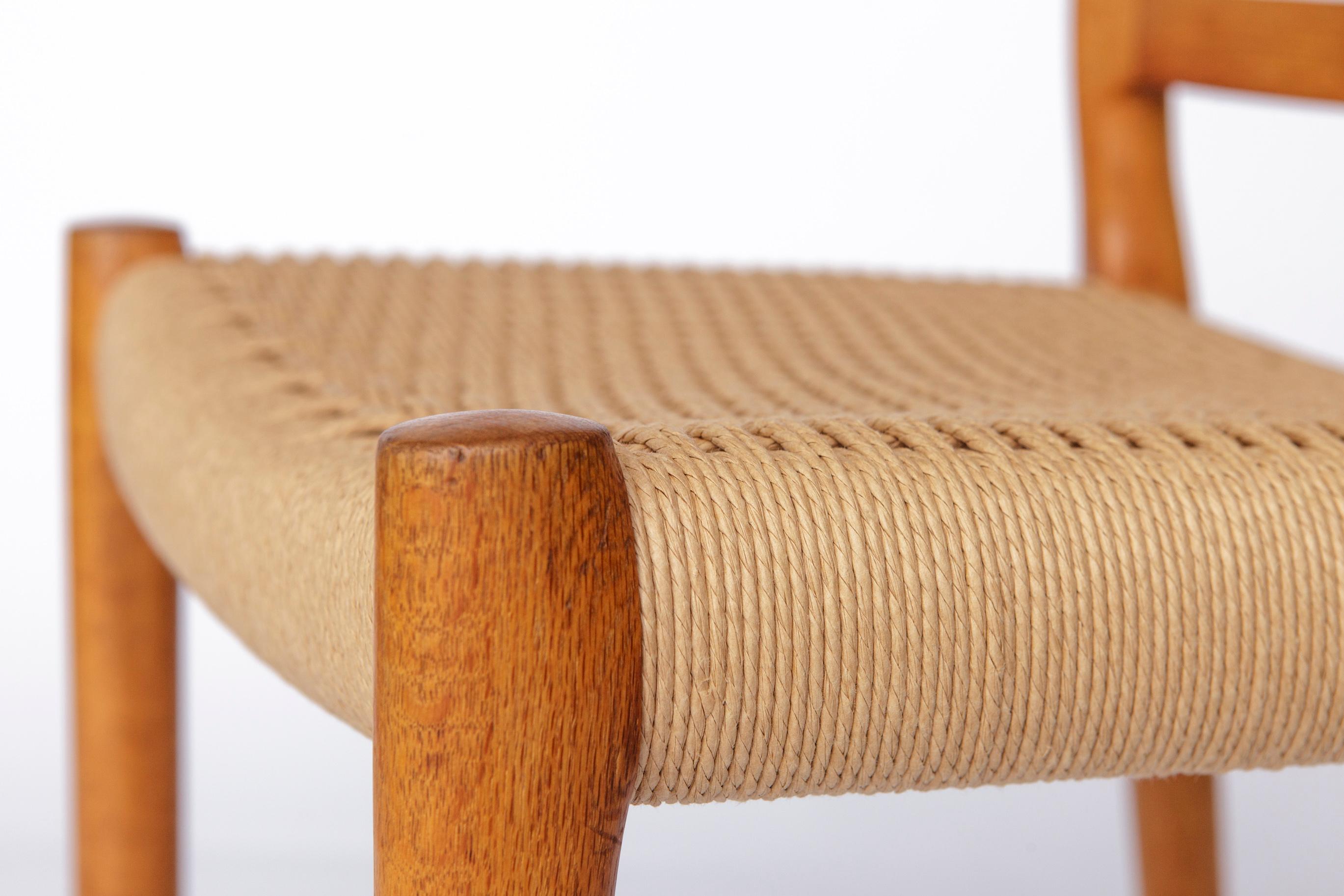 Chaises Niels Otto Møller Model No 85 - Oak, Chaises de salle à manger danoises du milieu du siècle, années 1980 en vente 1