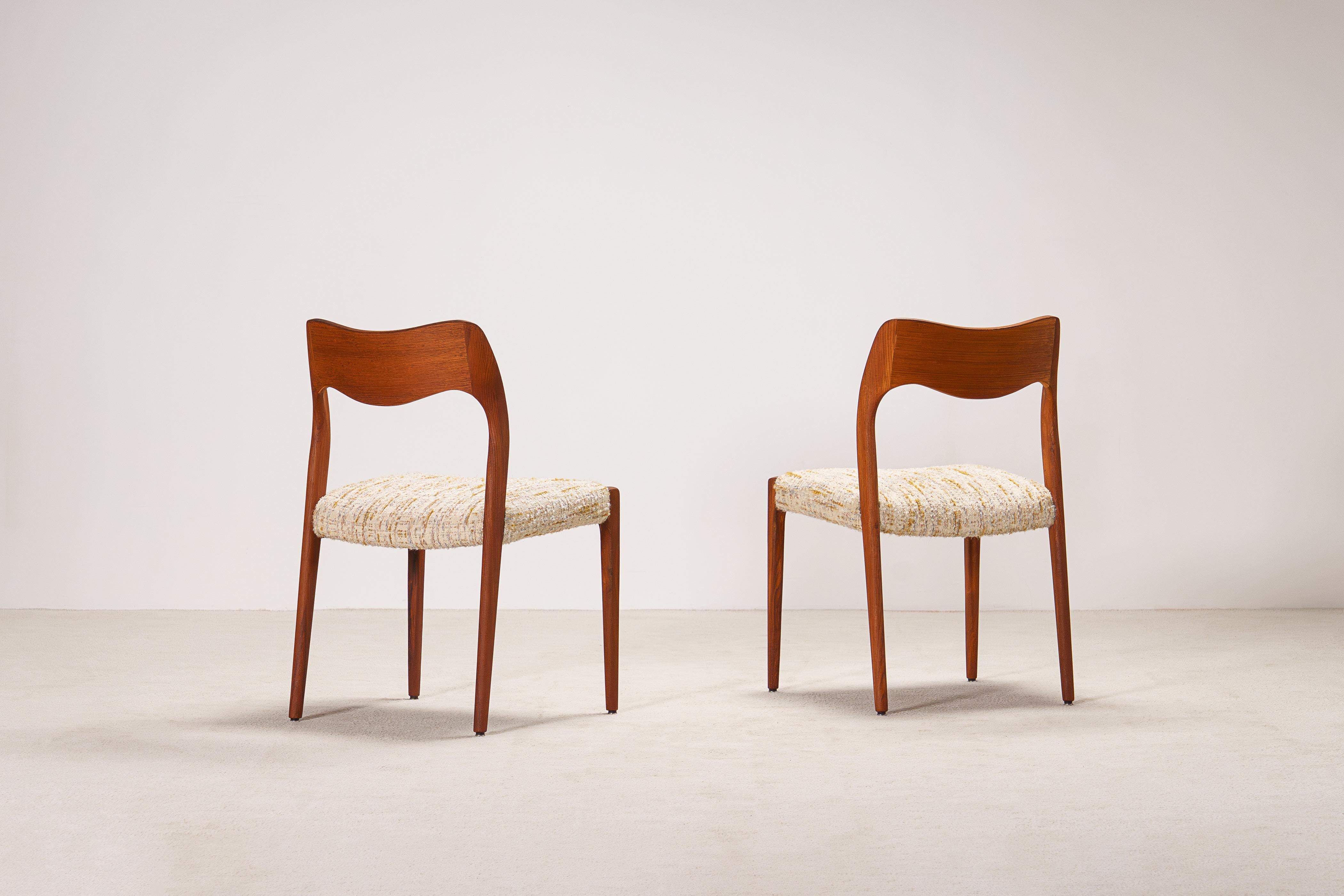 Scandinavian Modern Niels Otto Møller. Pair of Model 71 Dining Chairs for J.L. Møllers Møbelfabrik For Sale
