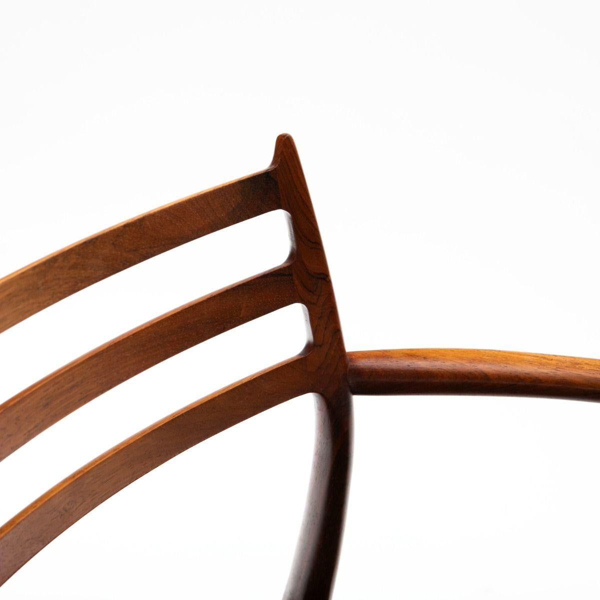 Niels Otto Møller - Paire de fauteuils en palissandre et cuir noir Modèle 62 en vente 4