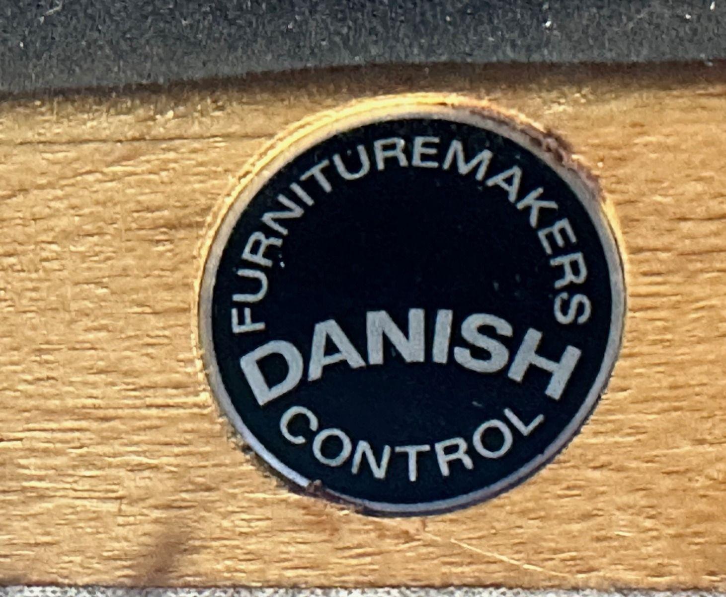 Niels Otto Møller - Paire de fauteuils en palissandre et cuir noir Modèle 62 en vente 2
