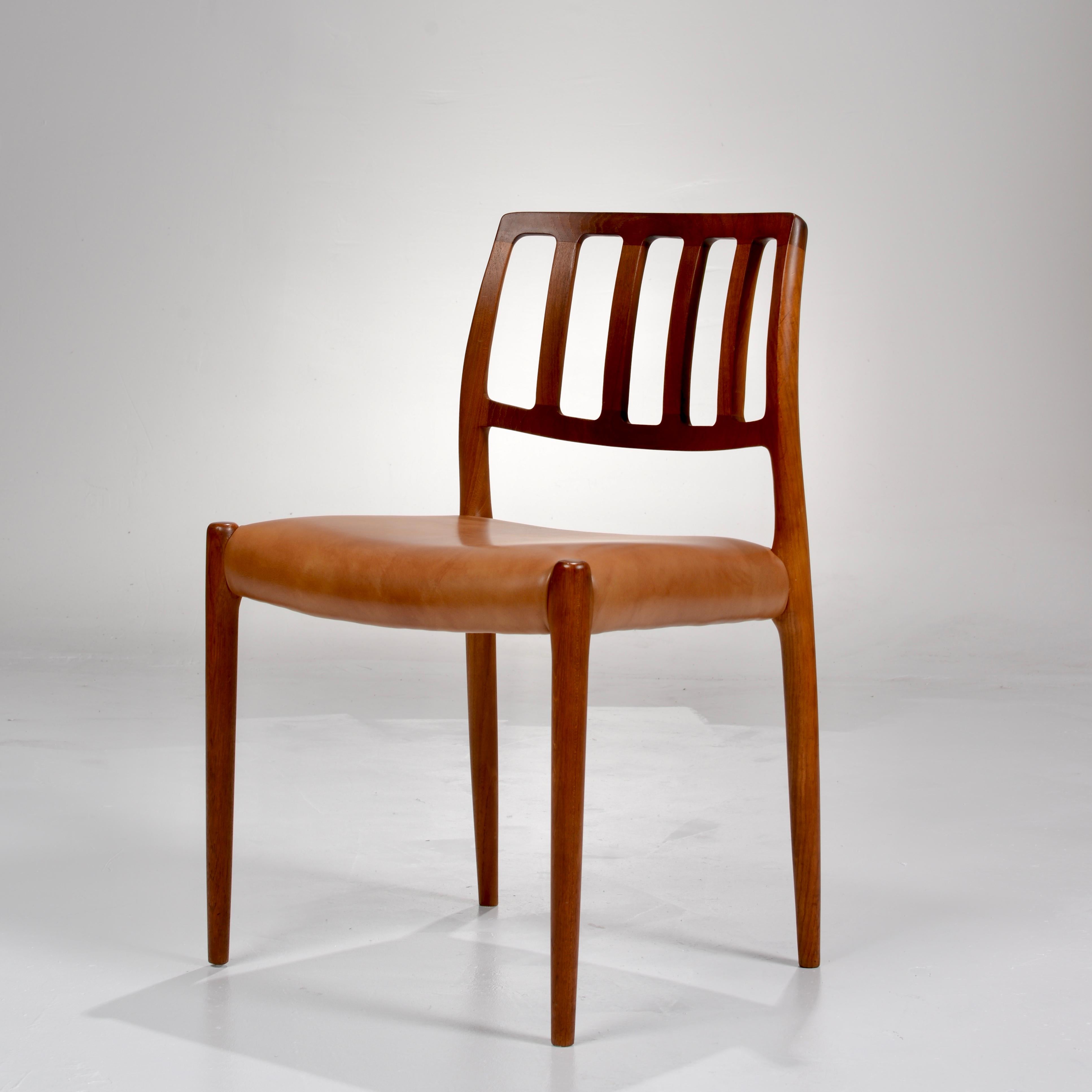 Niels Otto Møller Rosewood and Leather Dining Chairs, Model 83, Set of Six In Good Condition In Los Angeles, CA