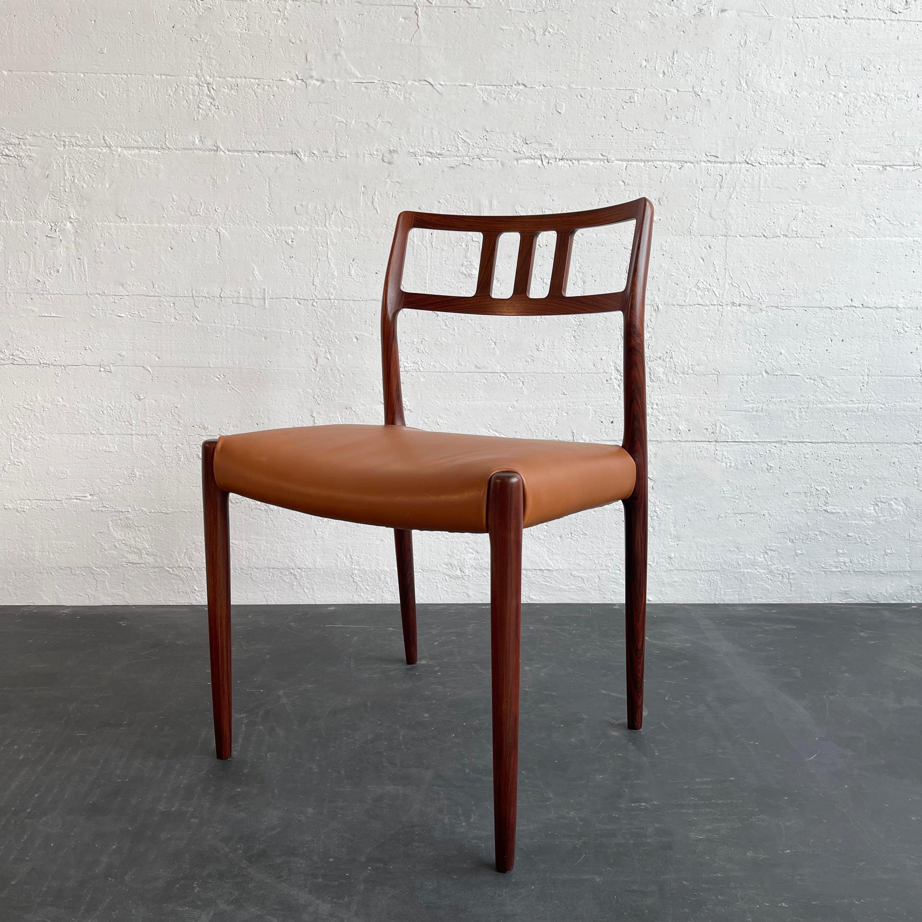 Eine außergewöhnliche  Der dänische Klassiker des modernen Designs, der Møller no. 79 Esszimmerstuhl aus Palisanderholz wurde in den 1960er Jahren von Niels Otto Møller für J.L. entworfen. Møller Møbelfabrik in Dänemark, ein von Møller gegründetes