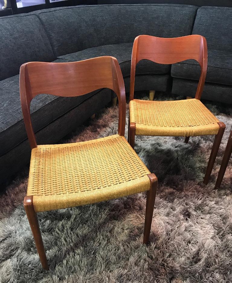 Niels Otto Møller Set of 4 Mid-Century Modern Model 71 Paper Cord Dining Chairs In Good Condition For Sale In Studio City, CA