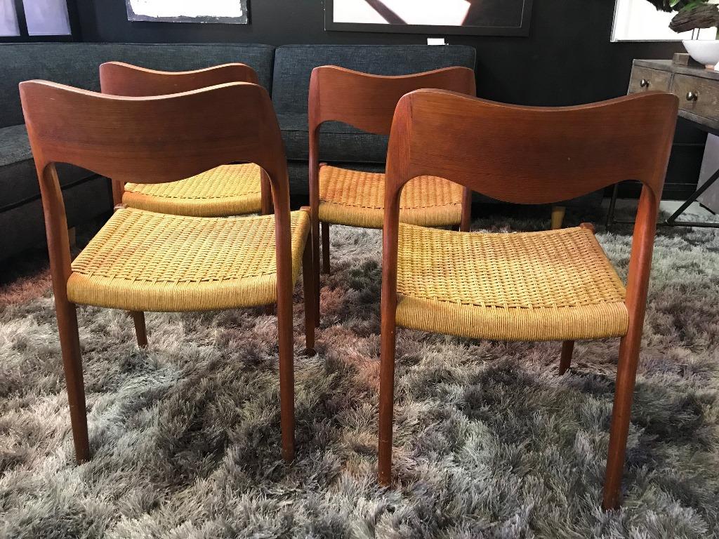 Niels Otto Møller Set of 4 Mid-Century Modern Model 71 Paper Cord Dining Chairs For Sale 1