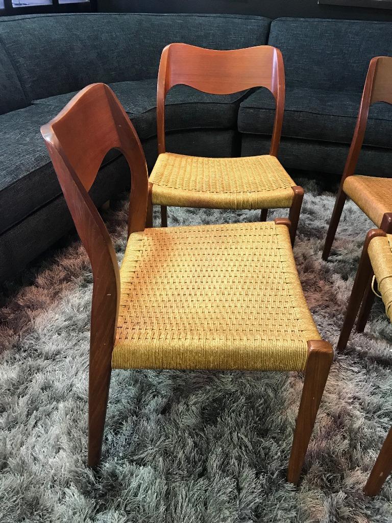Niels Otto Møller Set of 4 Mid-Century Modern Model 71 Paper Cord Dining Chairs For Sale 2