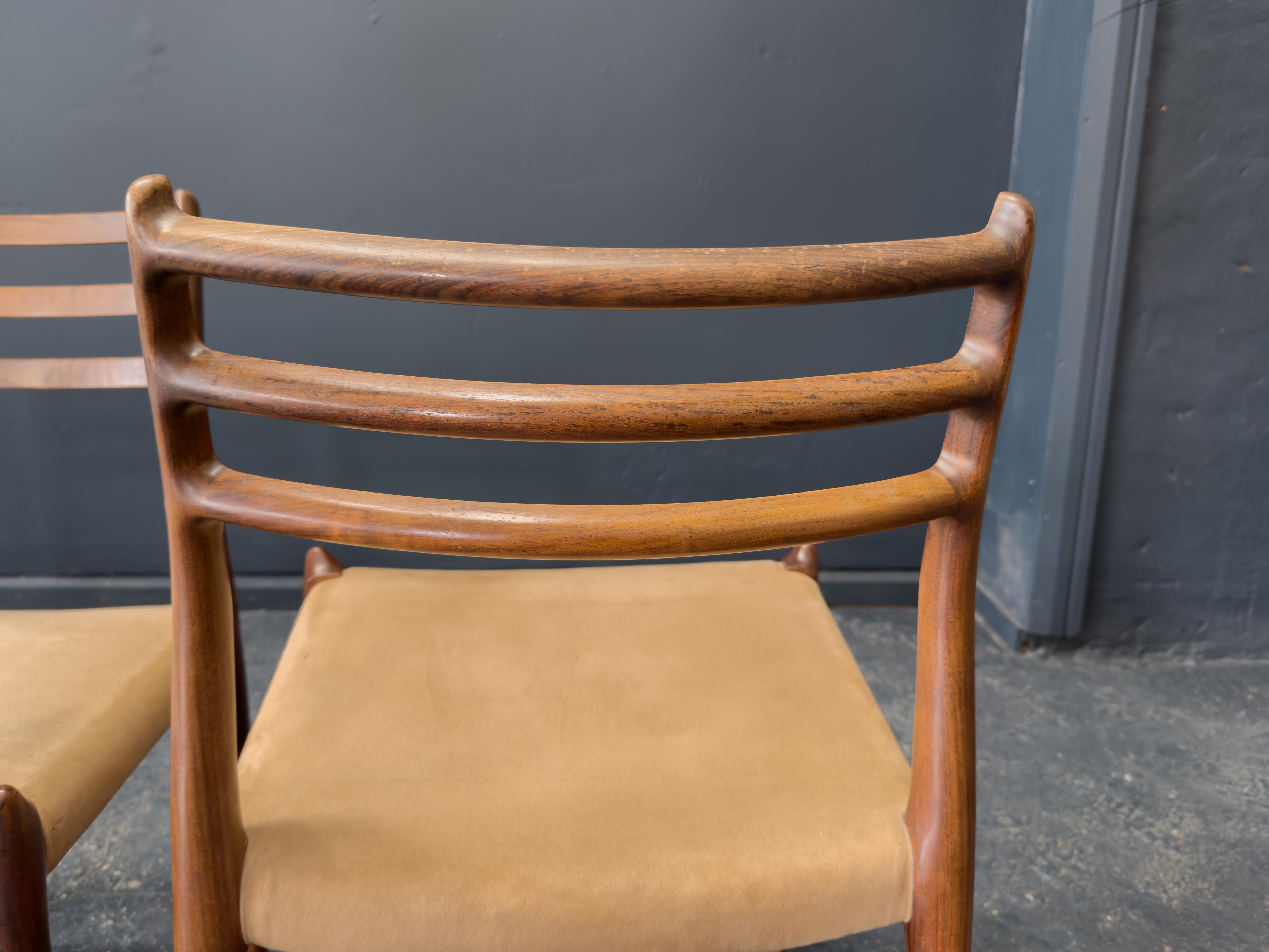Niels Otto Møller Satz von 4 Stühlen Modell 79 (Mitte des 20. Jahrhunderts) im Angebot