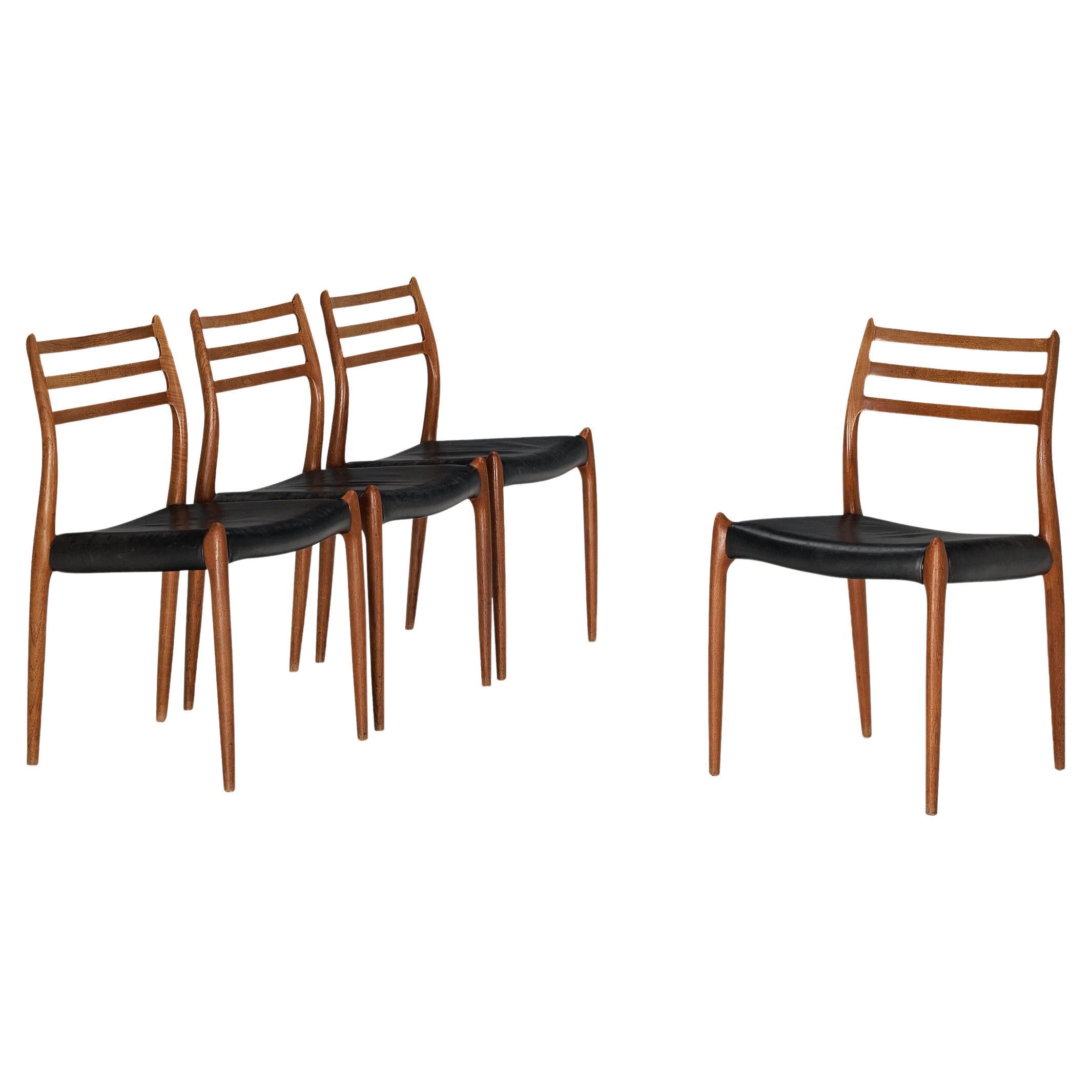 Niels Otto Møller Ensemble de quatre chaises de salle à manger en teck et cuir  en vente