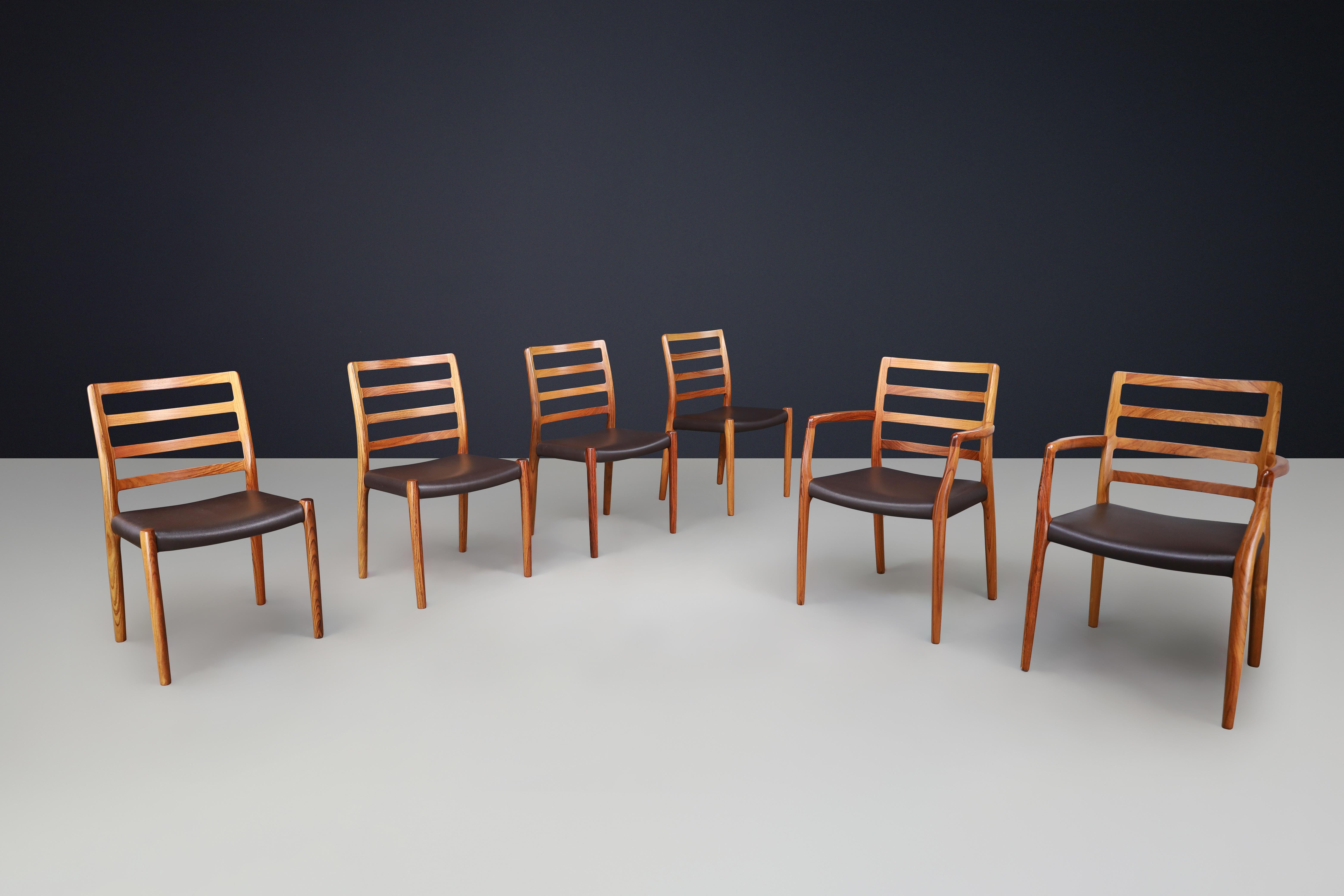 Niels Otto Møller Sechs Esszimmerstühle, Modell 85 von J.L. Møllers Mobelfabrik Dänemark 1960.

Dies ist ein wunderschönes Set von sechs Esszimmerstühlen, Modell 85, entworfen von Niels Otto Møller und hergestellt von J.L. Møllers Mobelfabrik in