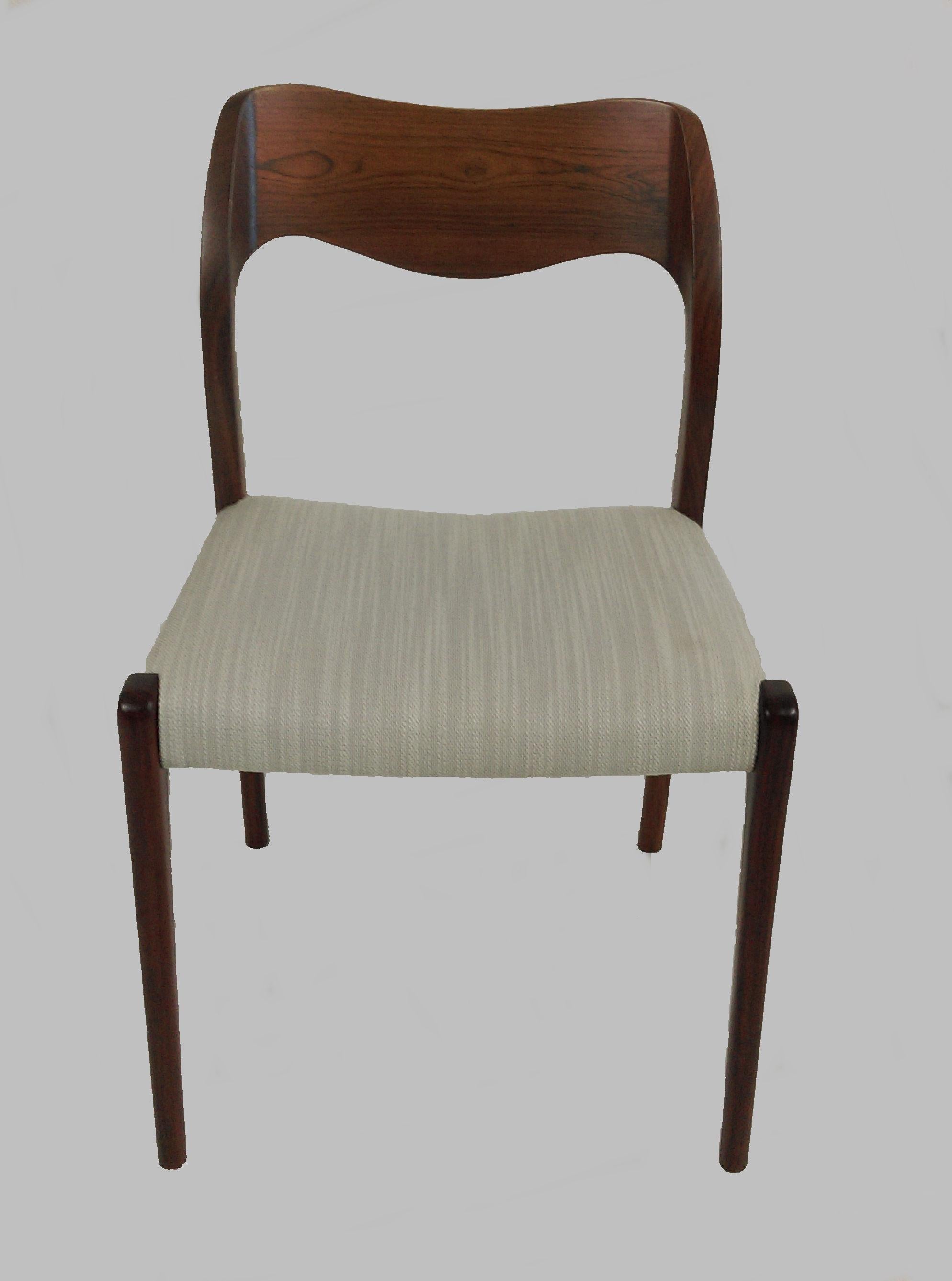 Niels Otto Møller Six Fully Restored Rosewood Dining Chairs - Custom Upholstery In Good Condition For Sale In Knebel, DK