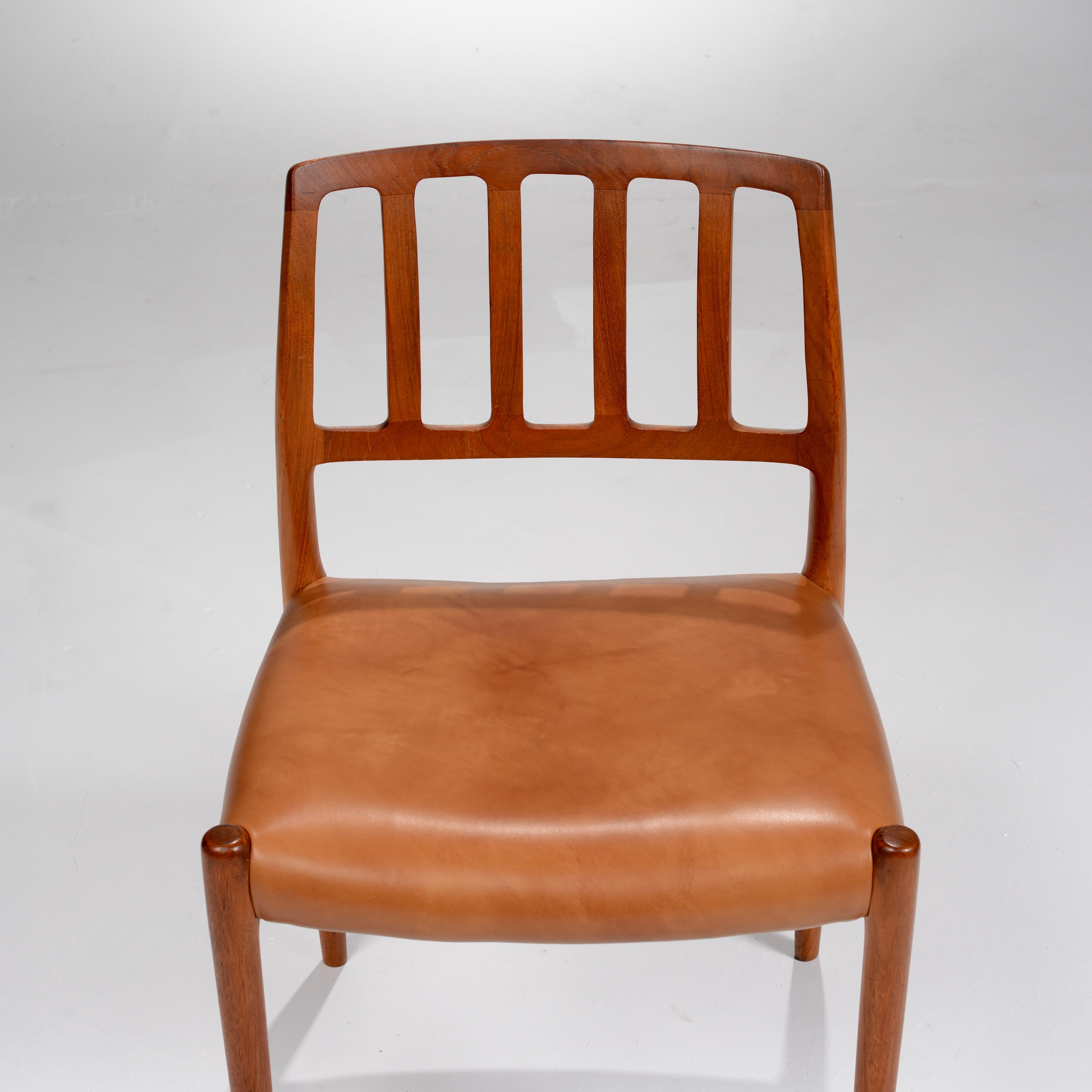 Danese Sedie da pranzo in teak e pelle Niels Otto Møller, modelli 66 e 83 in vendita