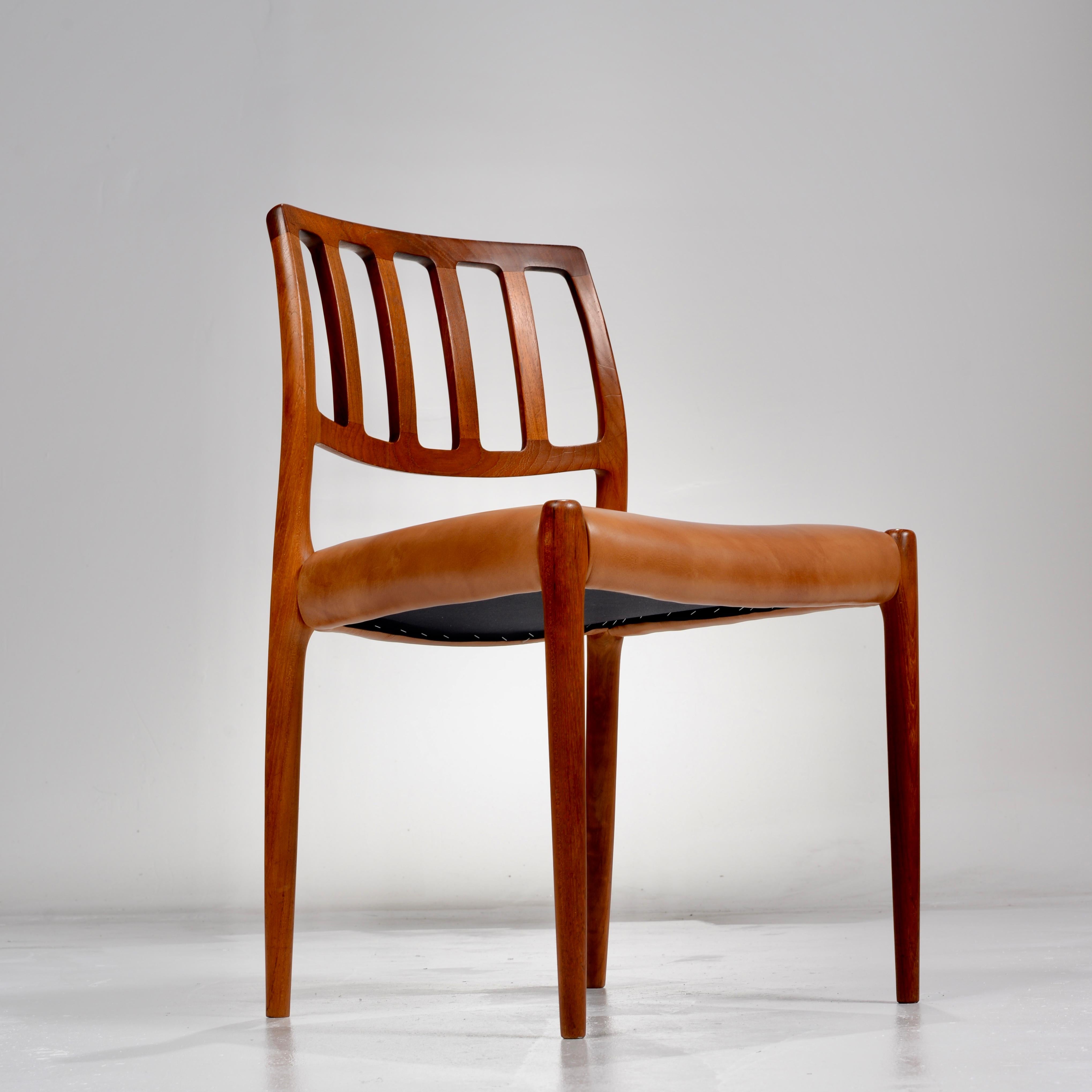 Sedie da pranzo in teak e pelle Niels Otto Møller, modelli 66 e 83 In condizioni buone in vendita a Los Angeles, CA