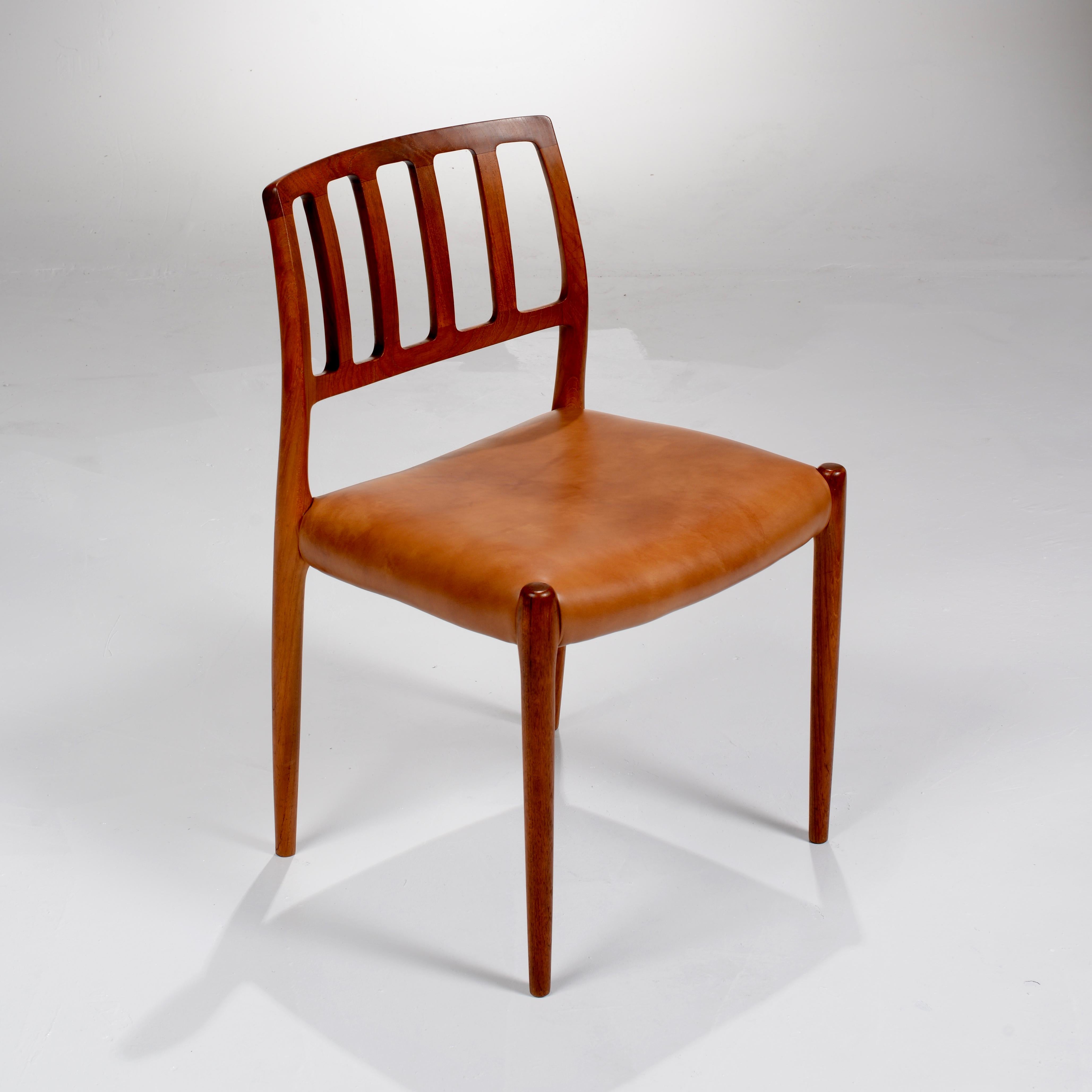 Fine XX secolo Sedie da pranzo in teak e pelle Niels Otto Møller, modelli 66 e 83 in vendita