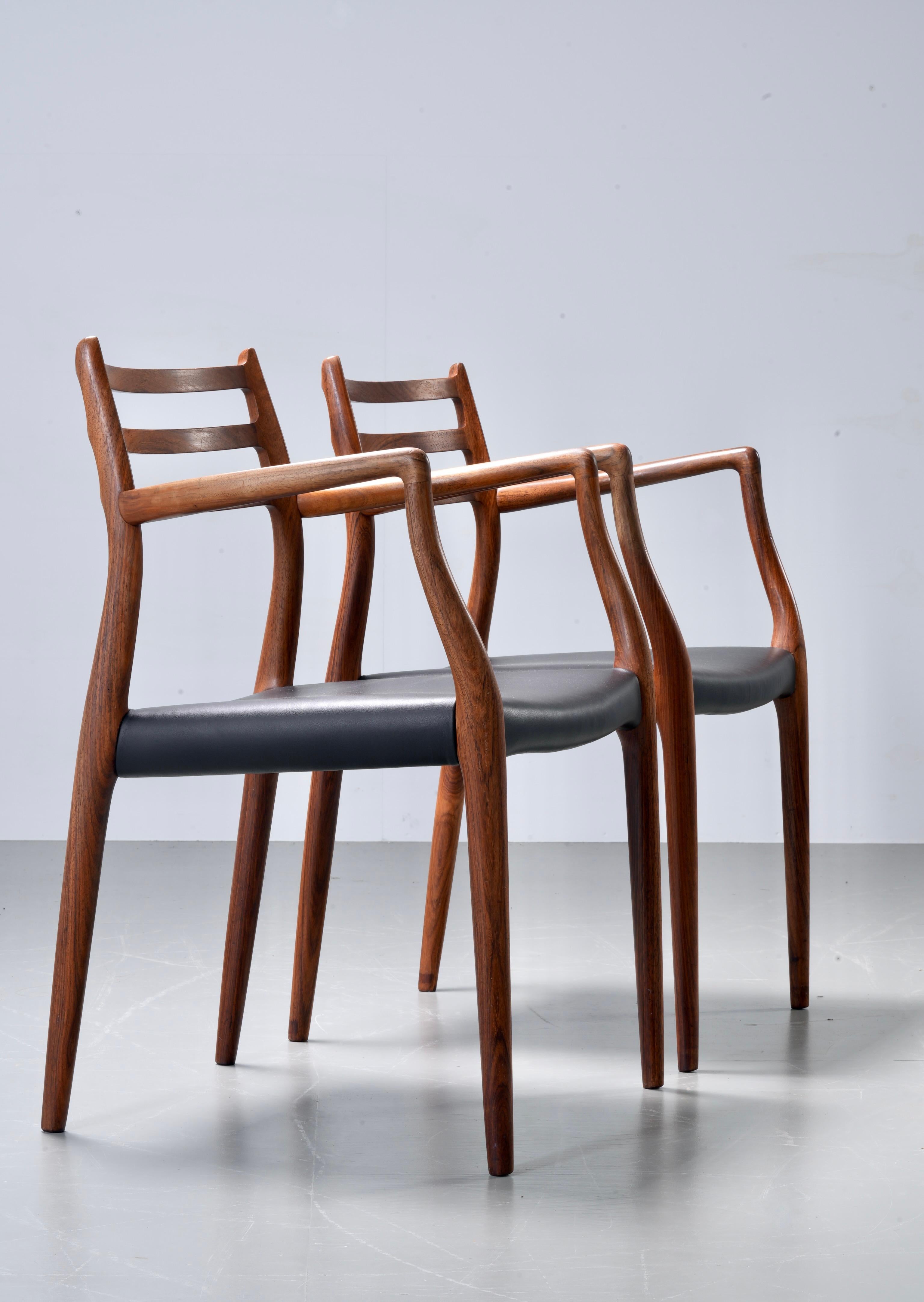 Mid-Century Modern Niels Otto Mølller set of two Chair 62 in Rosewood and Leather, Denmark, 1960's For Sale