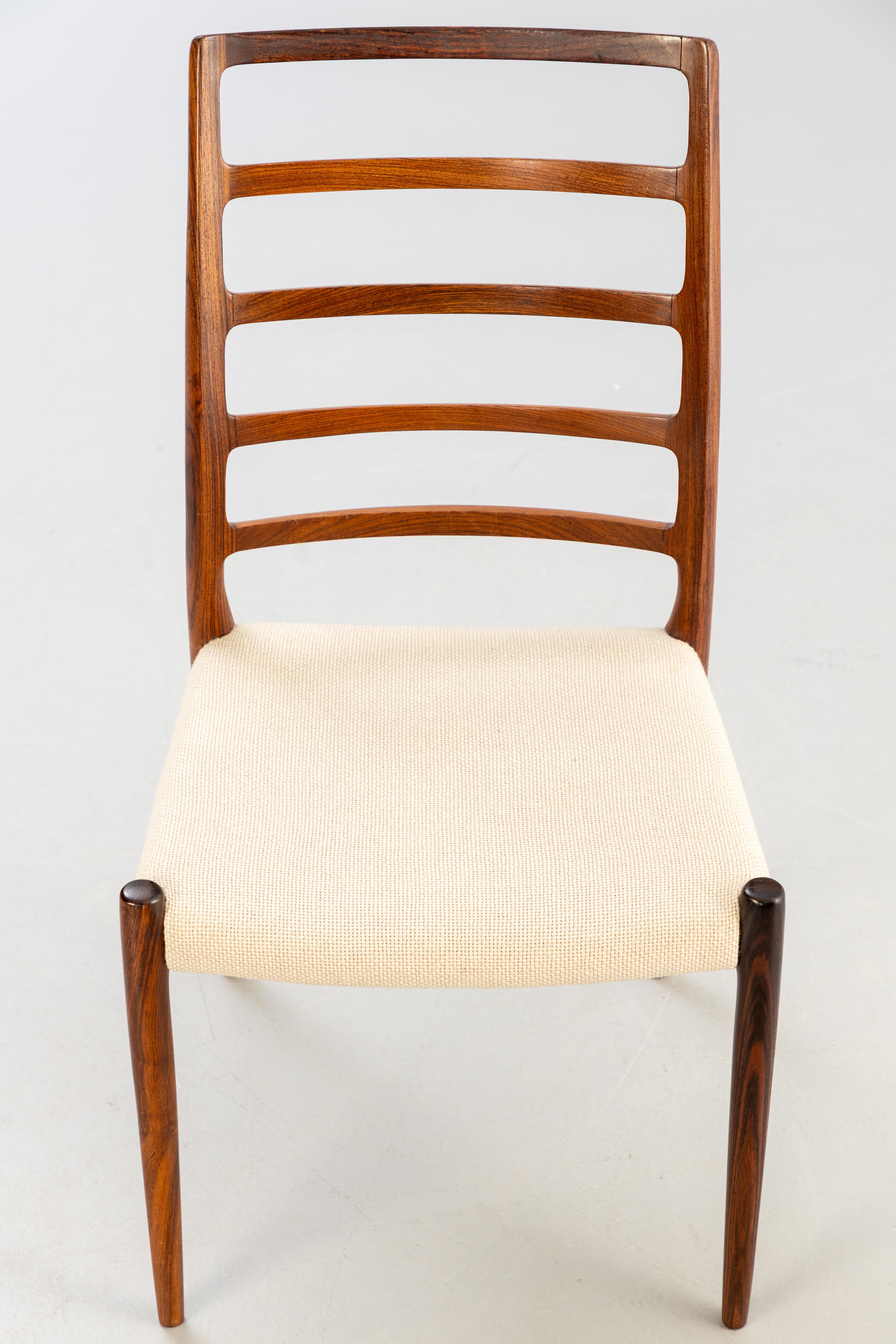 Niels Otto Moller chairs 'Model 82' in Rosewood Denmark 1960 In condizioni buone in vendita a Paris, FR