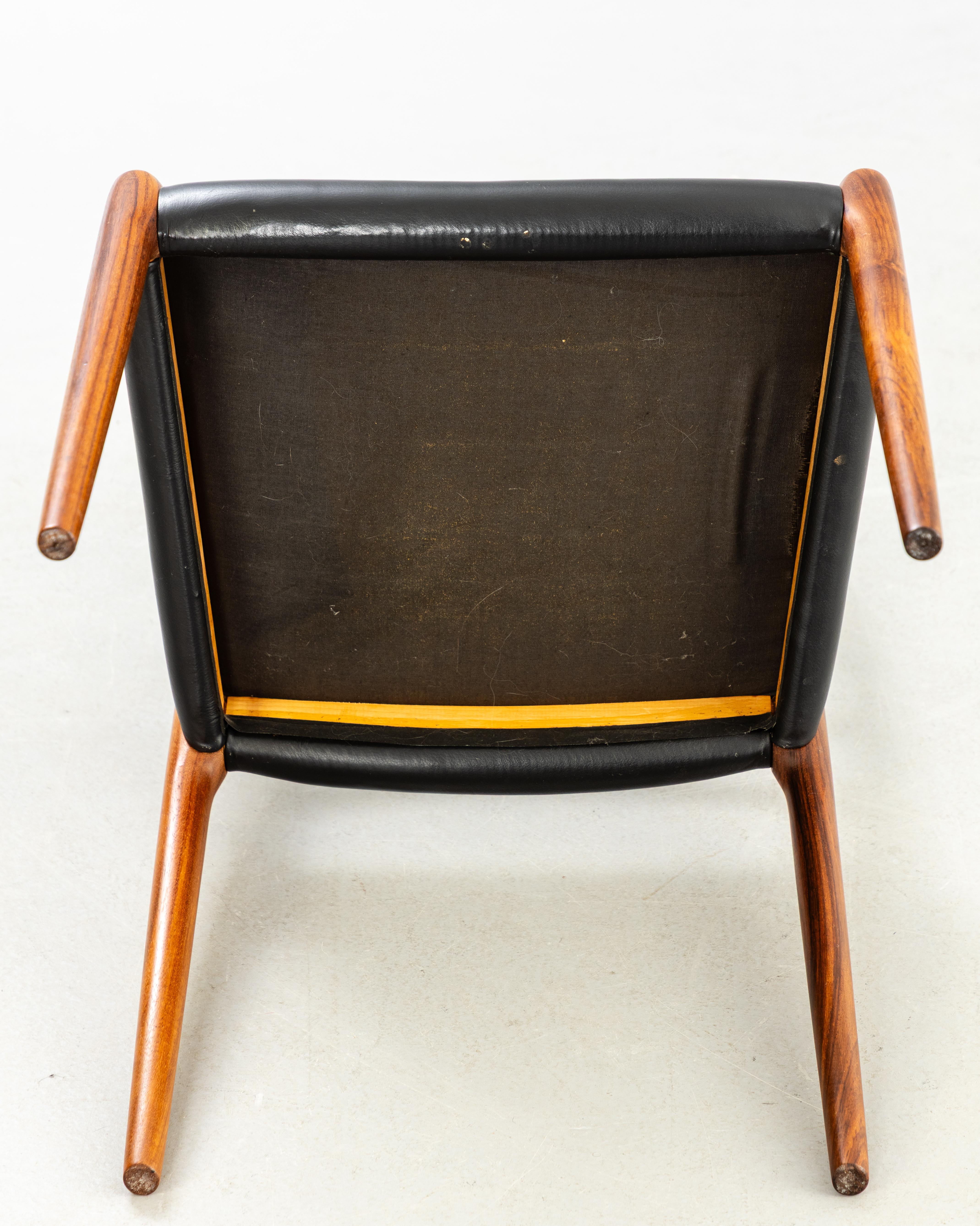 Niels Otto Moller 82 Model rosewood set of 6 stamped and numbered Denmark 1970 en vente 3