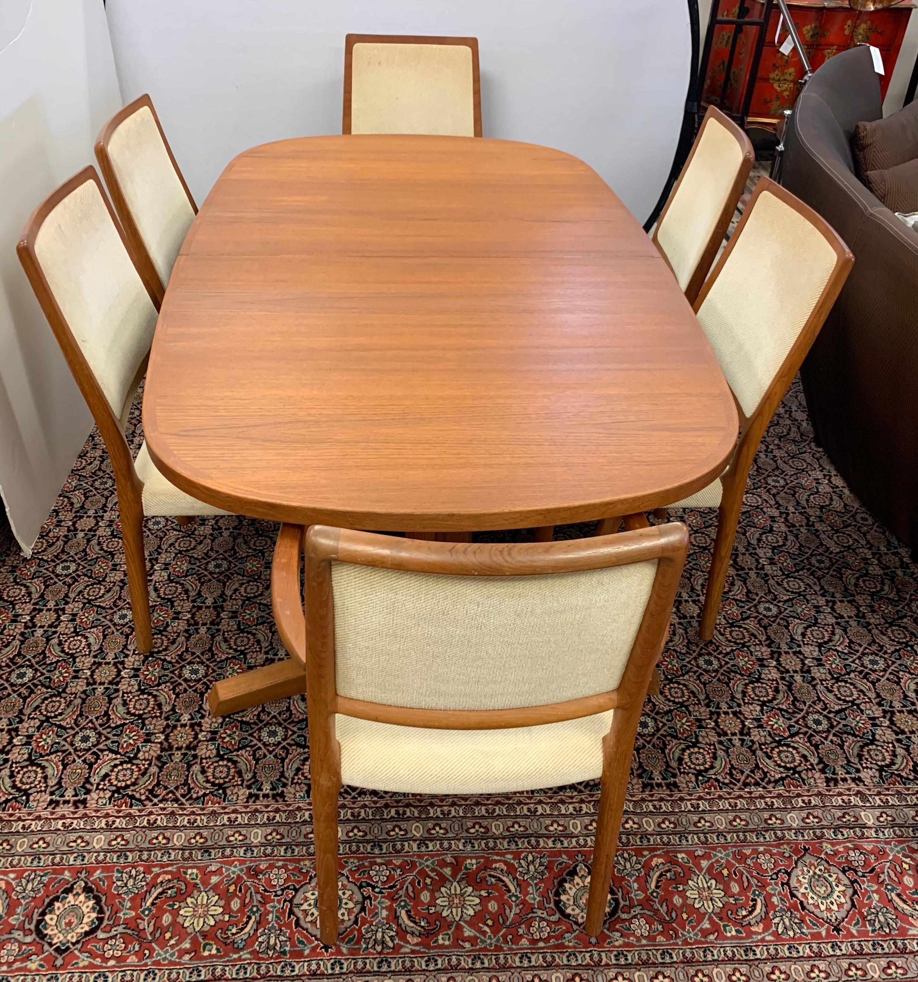 Niels Otto Moller for JL Moller Danish Modern Dining Room Set Table & 6 Chairs In Good Condition In West Hartford, CT