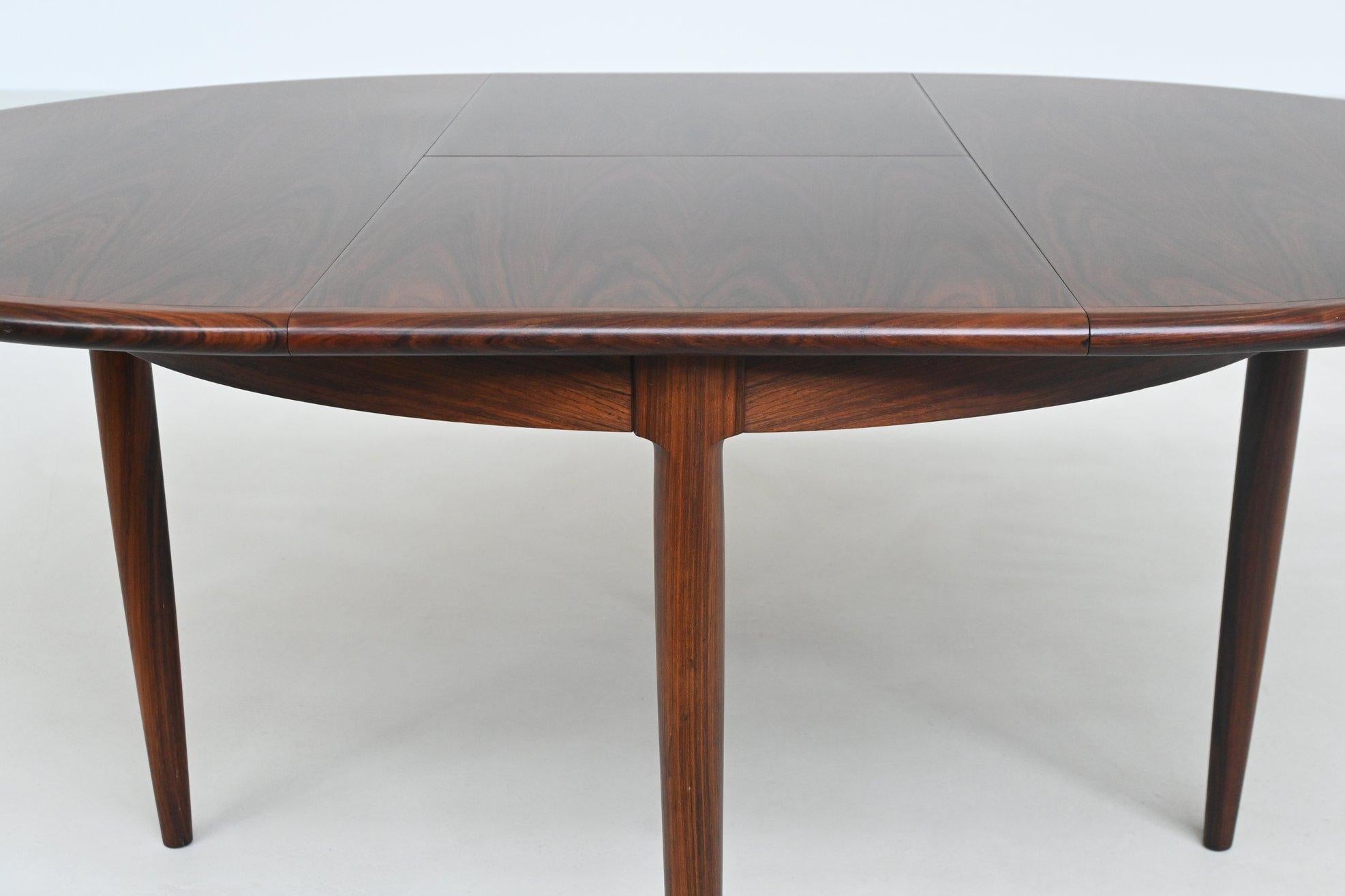 Table de salle à manger Model No No No 15 en bois de rose Danemark 1960 en vente 3