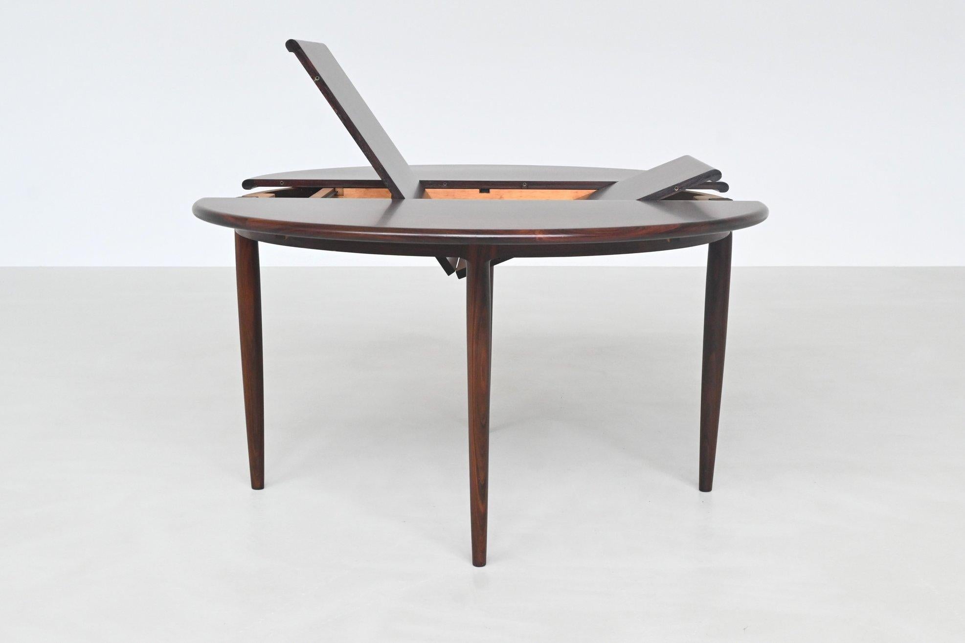 Table de salle à manger Model No No No 15 en bois de rose Danemark 1960 en vente 5