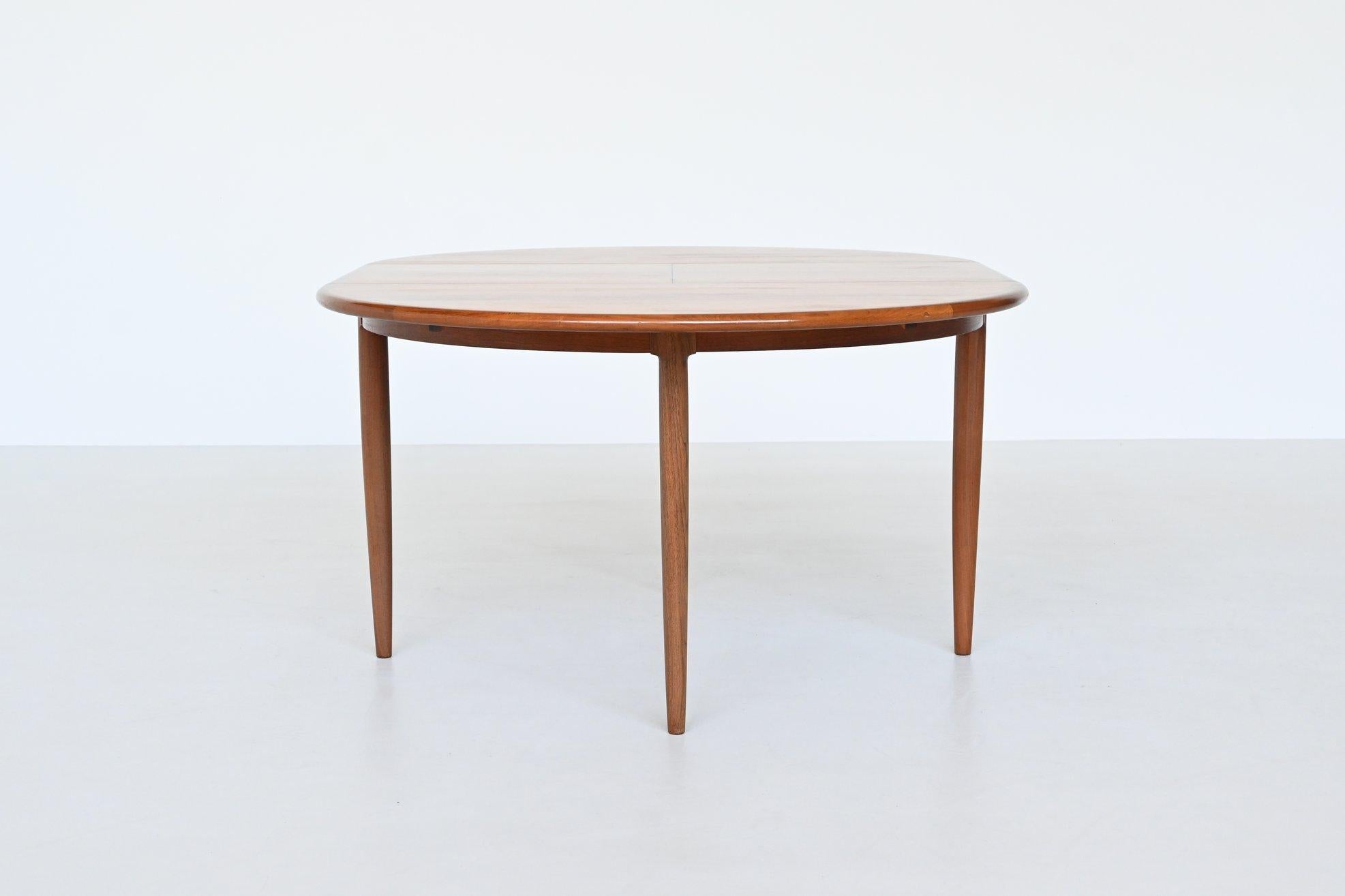 Niels Otto Moller model 15 extendable dining table in teak Denmark 1960 2