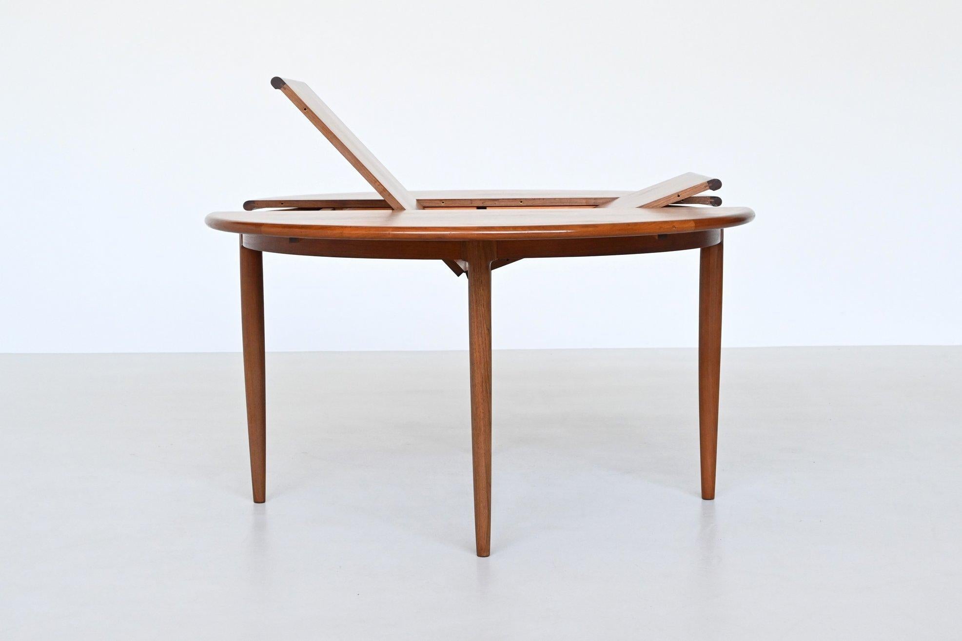 Niels Otto Moller model 15 extendable dining table in teak Denmark 1960 3