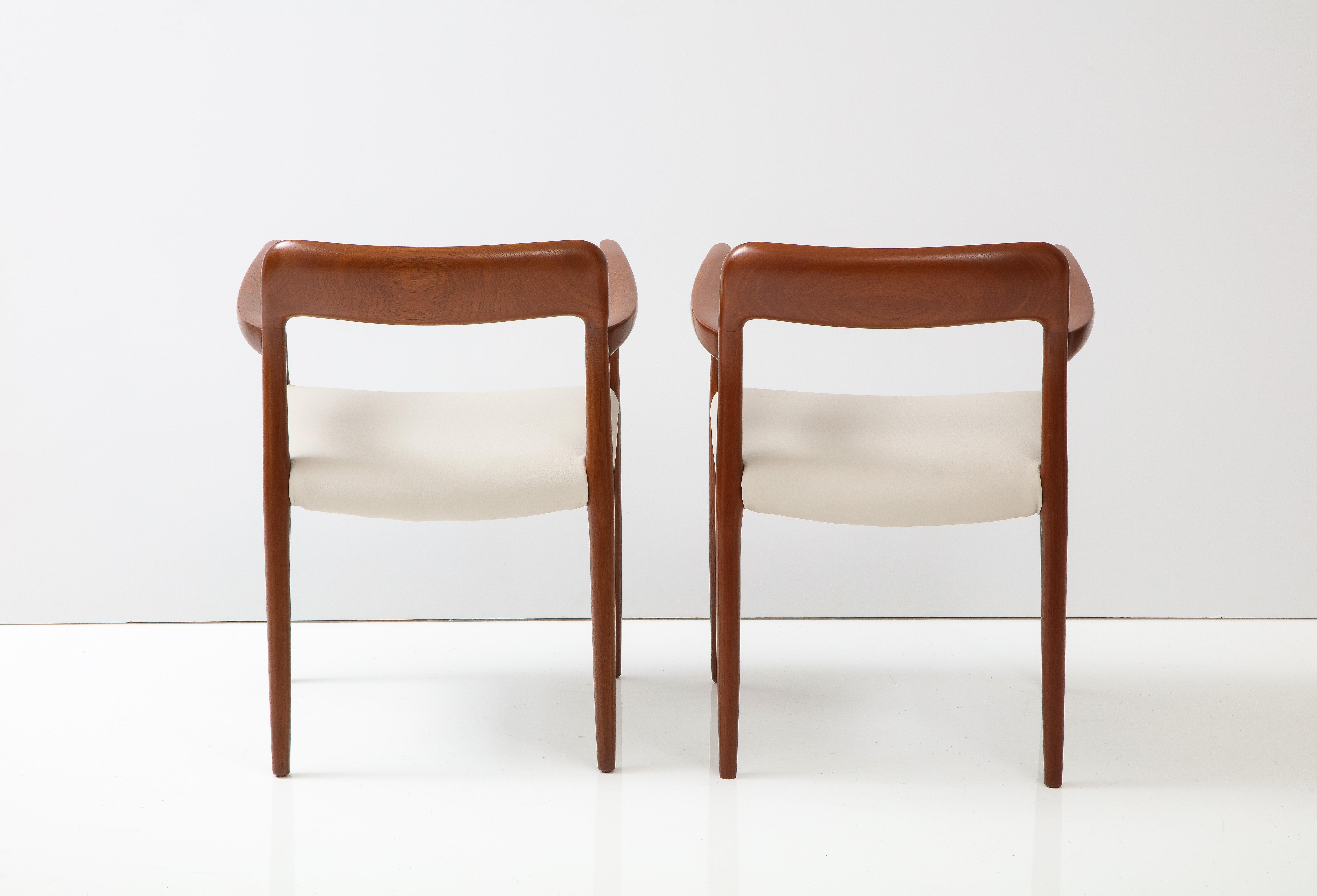 Fauteuils en teck Niels Otto Moller modèle n°56 en vente 1