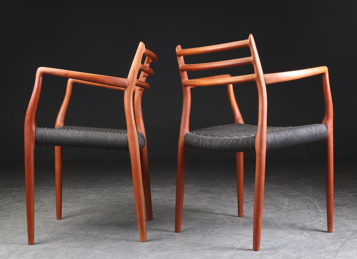 Cerise Niels Otto Moller chaises de salle à manger modèle 62 en bois de cerisier en vente