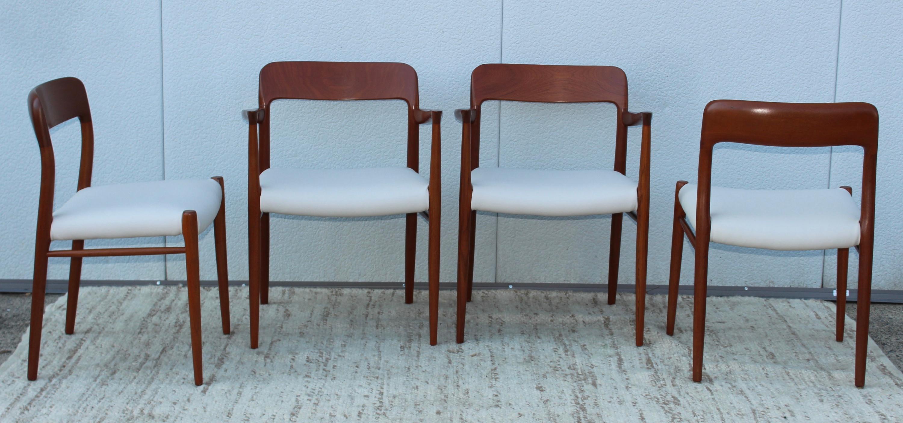 Niels Otto Moller Model 75 Teak and Leather Dining Chairs In Good Condition In New York, NY