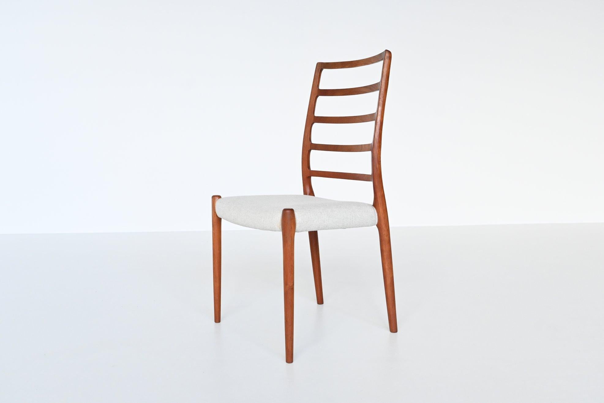 Niels Otto Moller Model 82 Teak Dining Chairs J.L. Moller Mobelfabrik Denmark 19 In Good Condition In Etten-Leur, NL