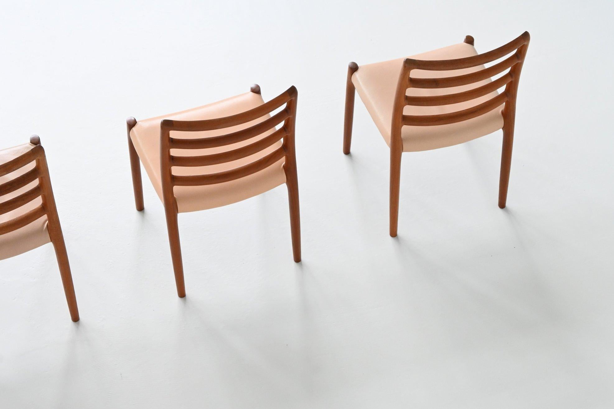 Sedie da pranzo Niels Otto Moller modello 85 in teak Danimarca 1960 in vendita 5