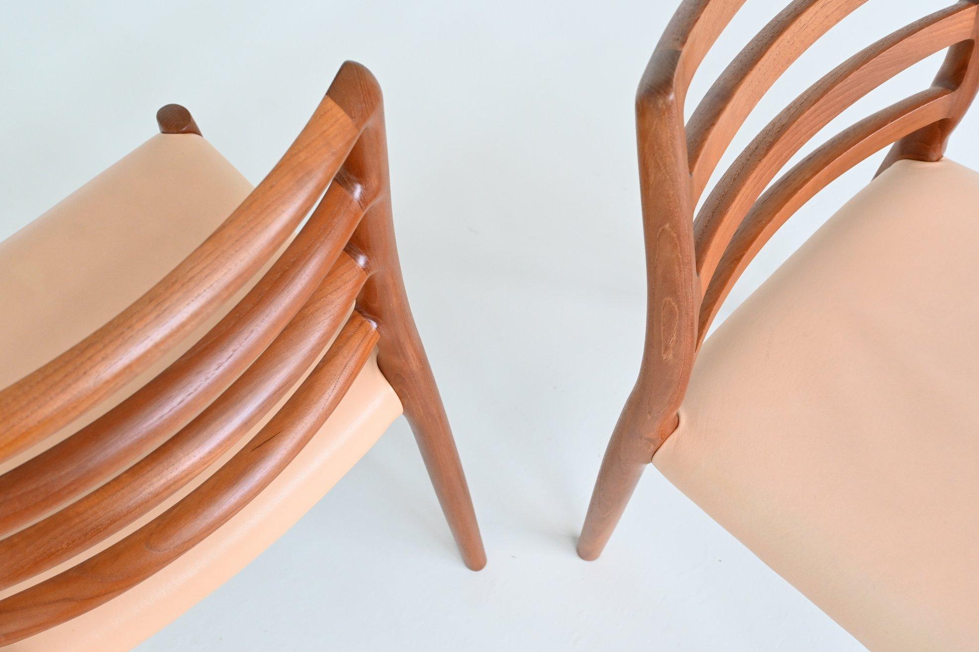 Sedie da pranzo Niels Otto Moller modello 85 in teak Danimarca 1960 in vendita 7