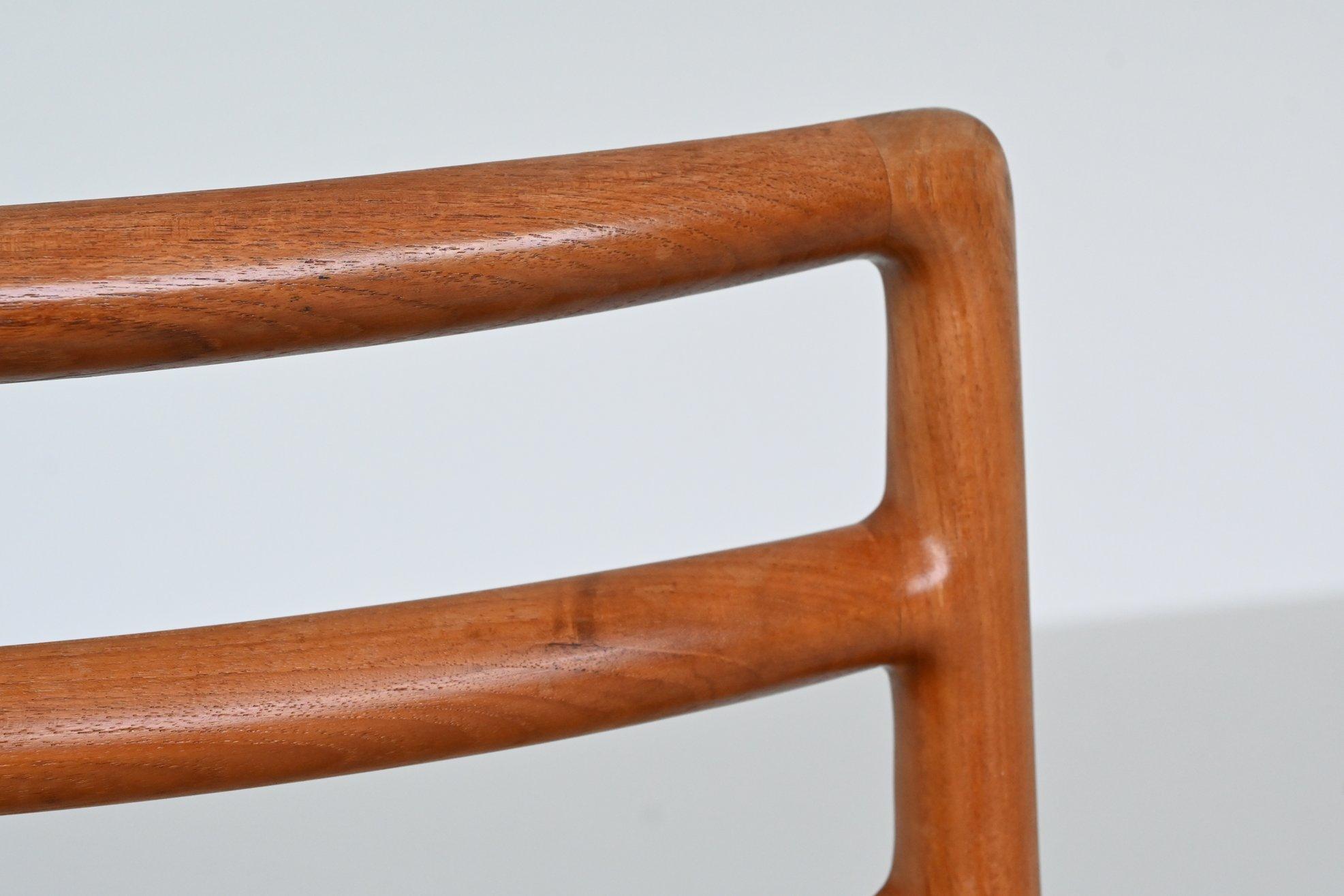 Sedie da pranzo Niels Otto Moller modello 85 in teak Danimarca 1960 in vendita 11