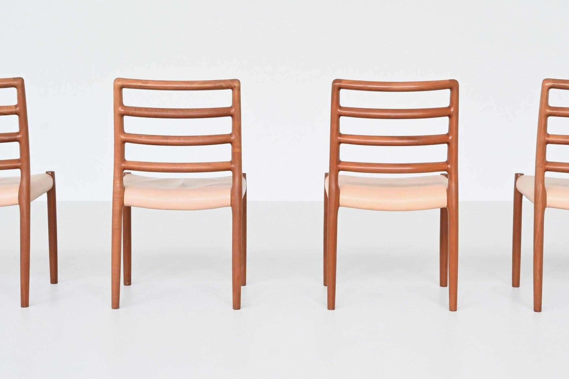 Sedie da pranzo Niels Otto Moller modello 85 in teak Danimarca 1960 in vendita 1