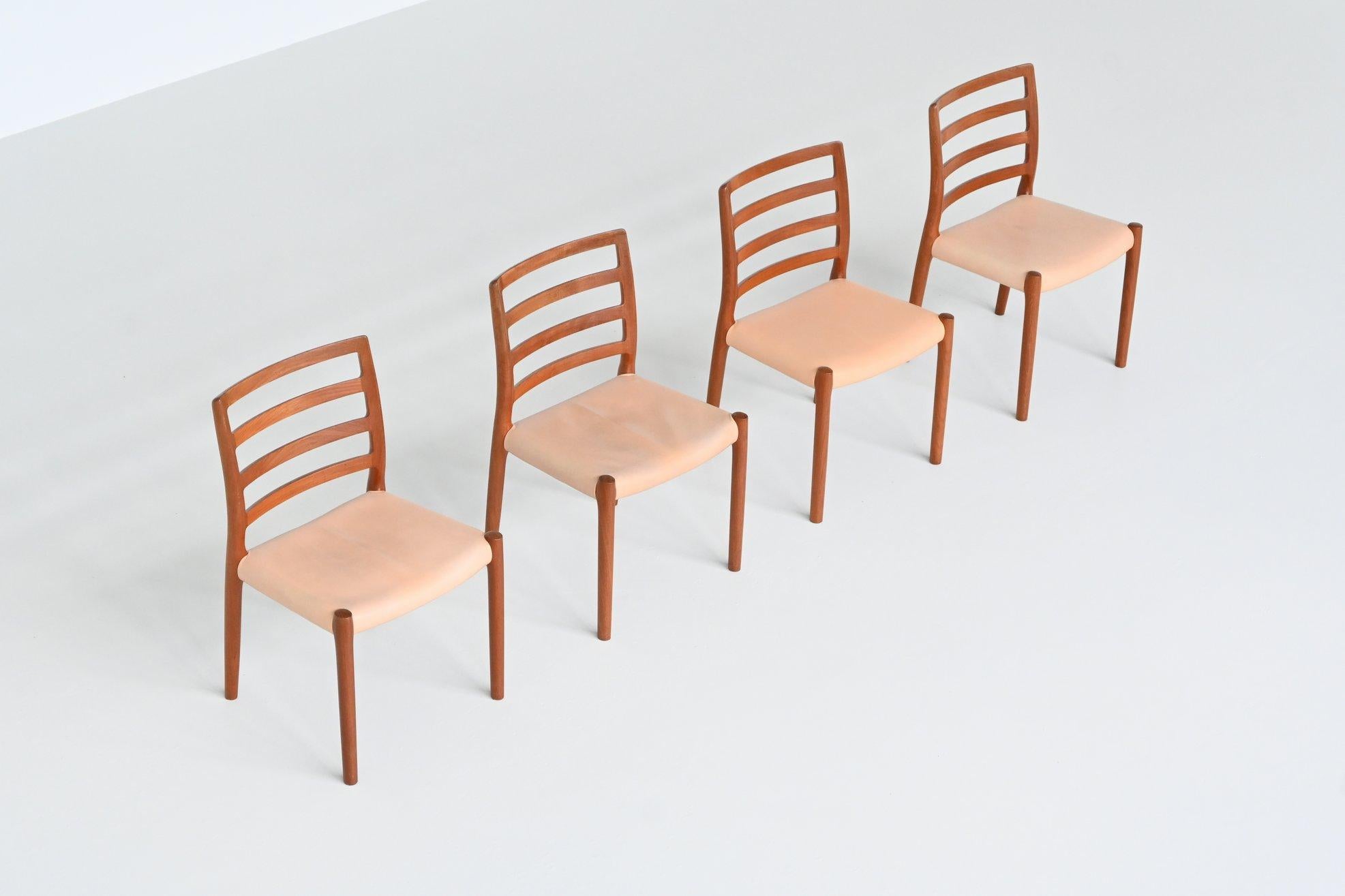 Sedie da pranzo Niels Otto Moller modello 85 in teak Danimarca 1960 in vendita 2