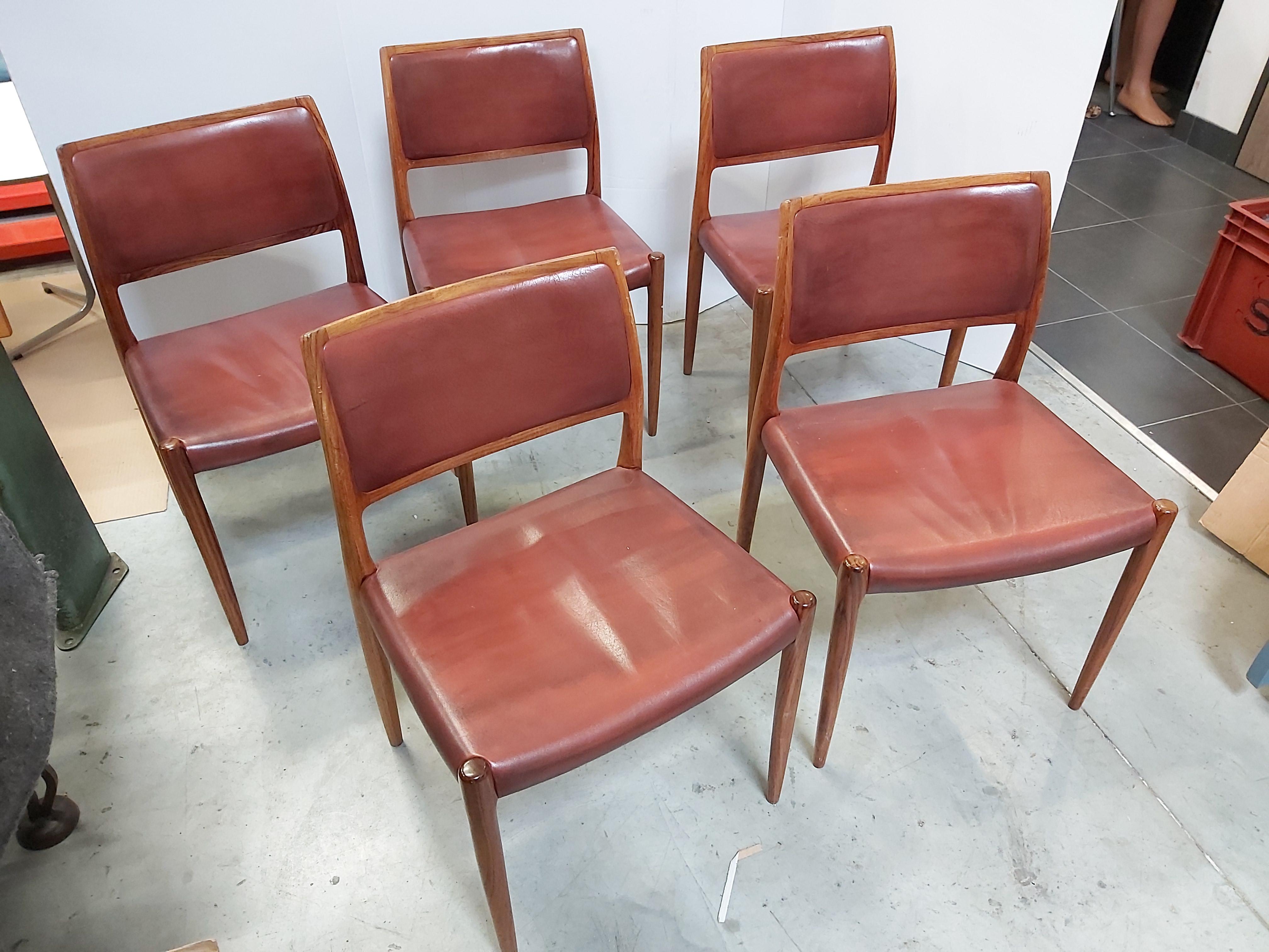 Niels Otto Moller Rosewood Armchair Mod N° 80 Set of 5 available In Good Condition For Sale In Paris, FR