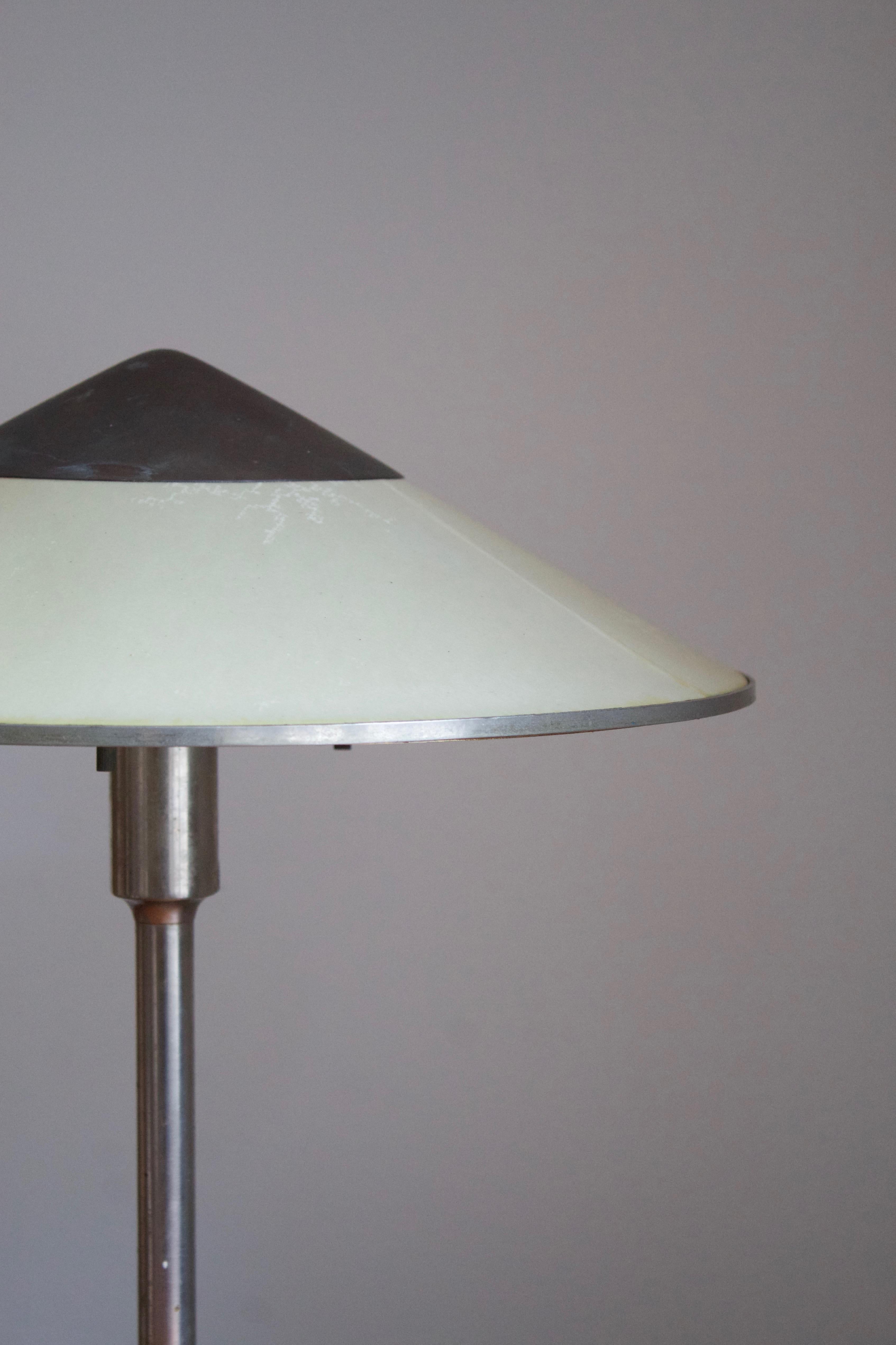 Niels Rasmussen Thykier, Early Table Lamp, Nickel, Waxed paper, Denmark, 1930s In Good Condition In High Point, NC