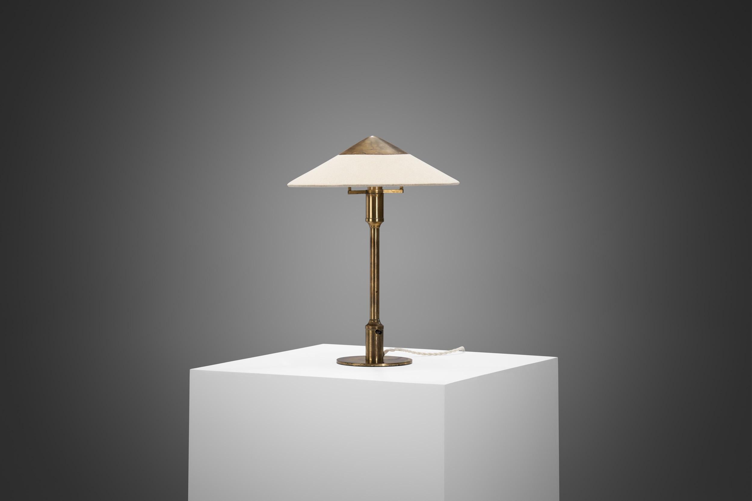 Mid-Century Modern Niels Rasmussen Thykier “Kongelys T3” Table Lamp for Fog & Mörup, Denmark 1940s For Sale