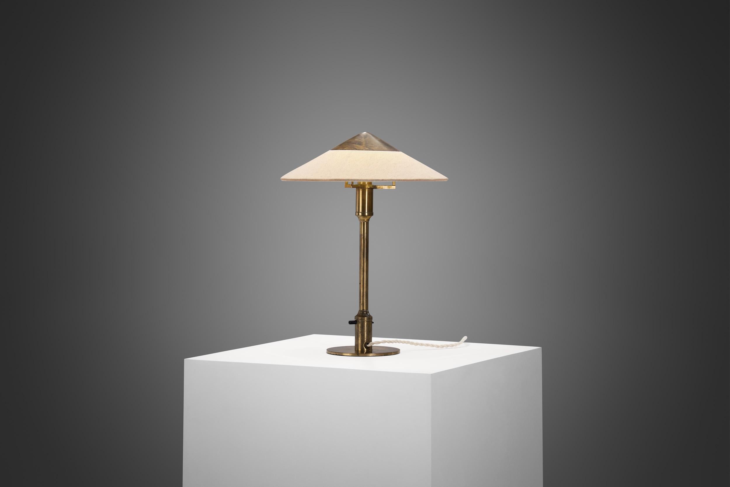 Danish Niels Rasmussen Thykier “Kongelys T3” Table Lamp for Fog & Mörup, Denmark 1940s For Sale