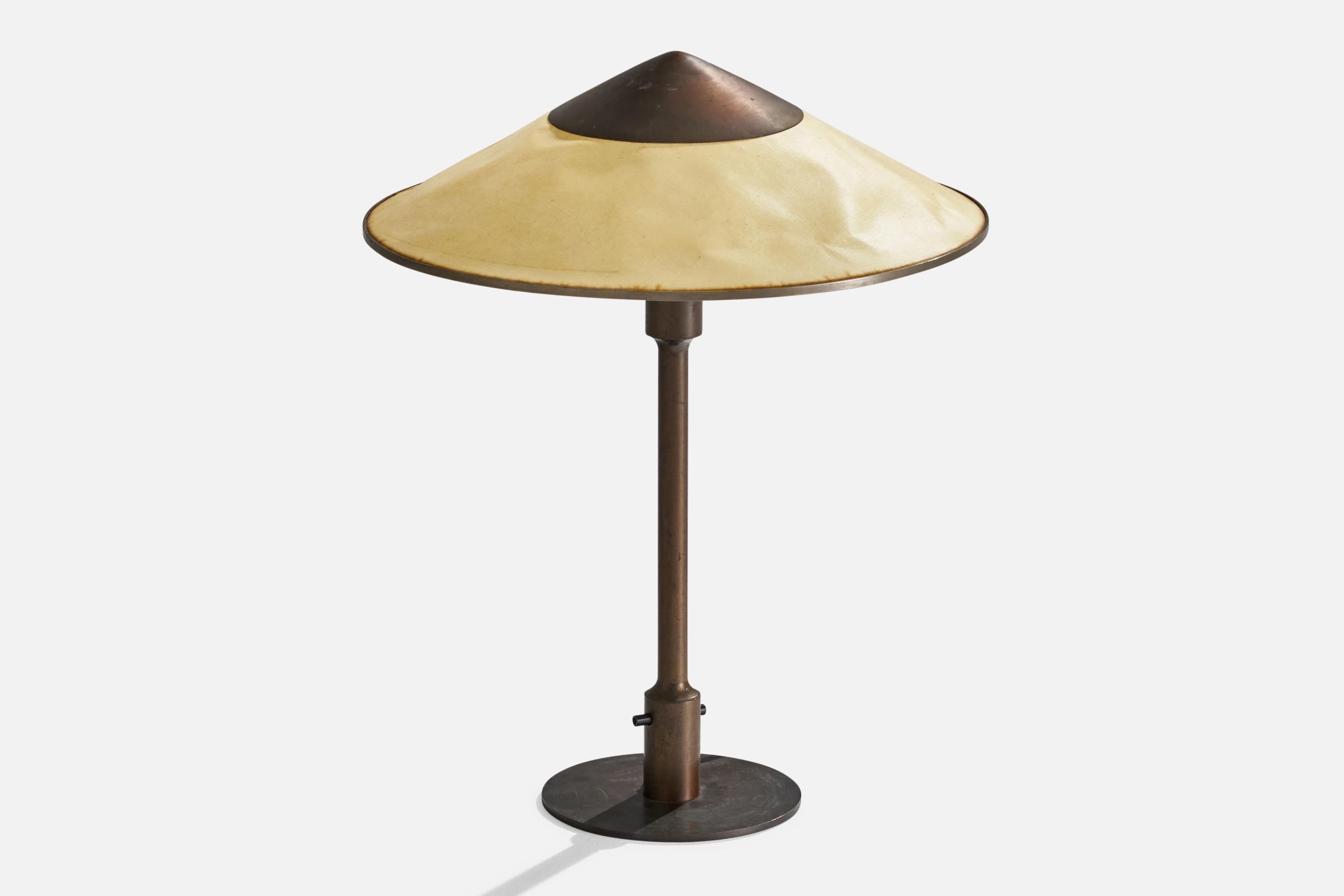 Danois Niels Rasmussen Thykier, lampe de table, cuivre, papier, Danemark, années 1930 en vente