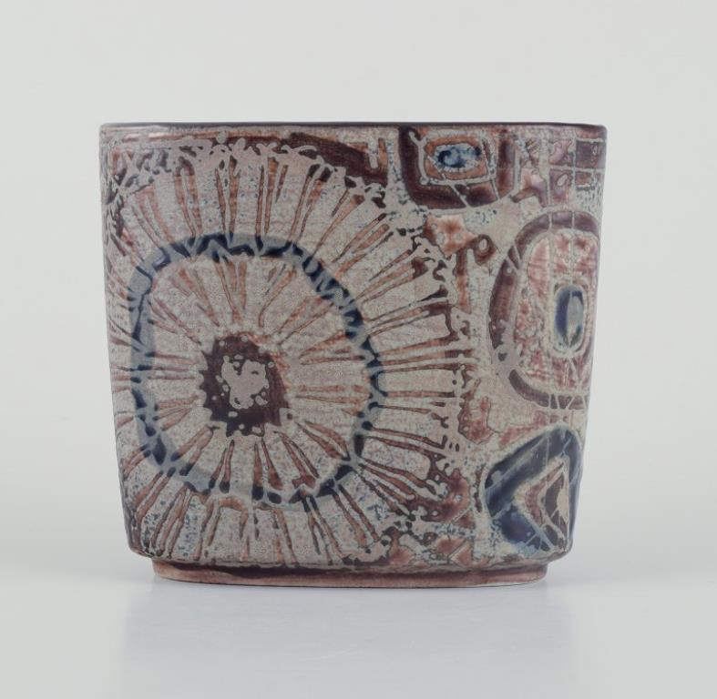 Niels Thorsson pour Royal Copenhagen.
Vase 