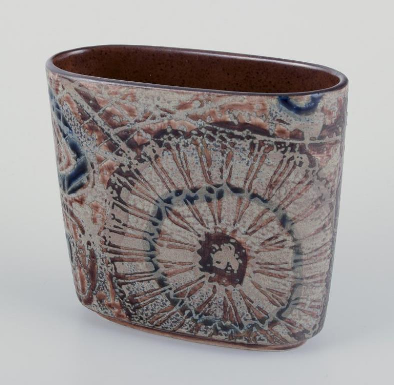 Danois Niels Thorsson pour Royal Copenhagen. Vase Baca en faïence, années 1970 en vente
