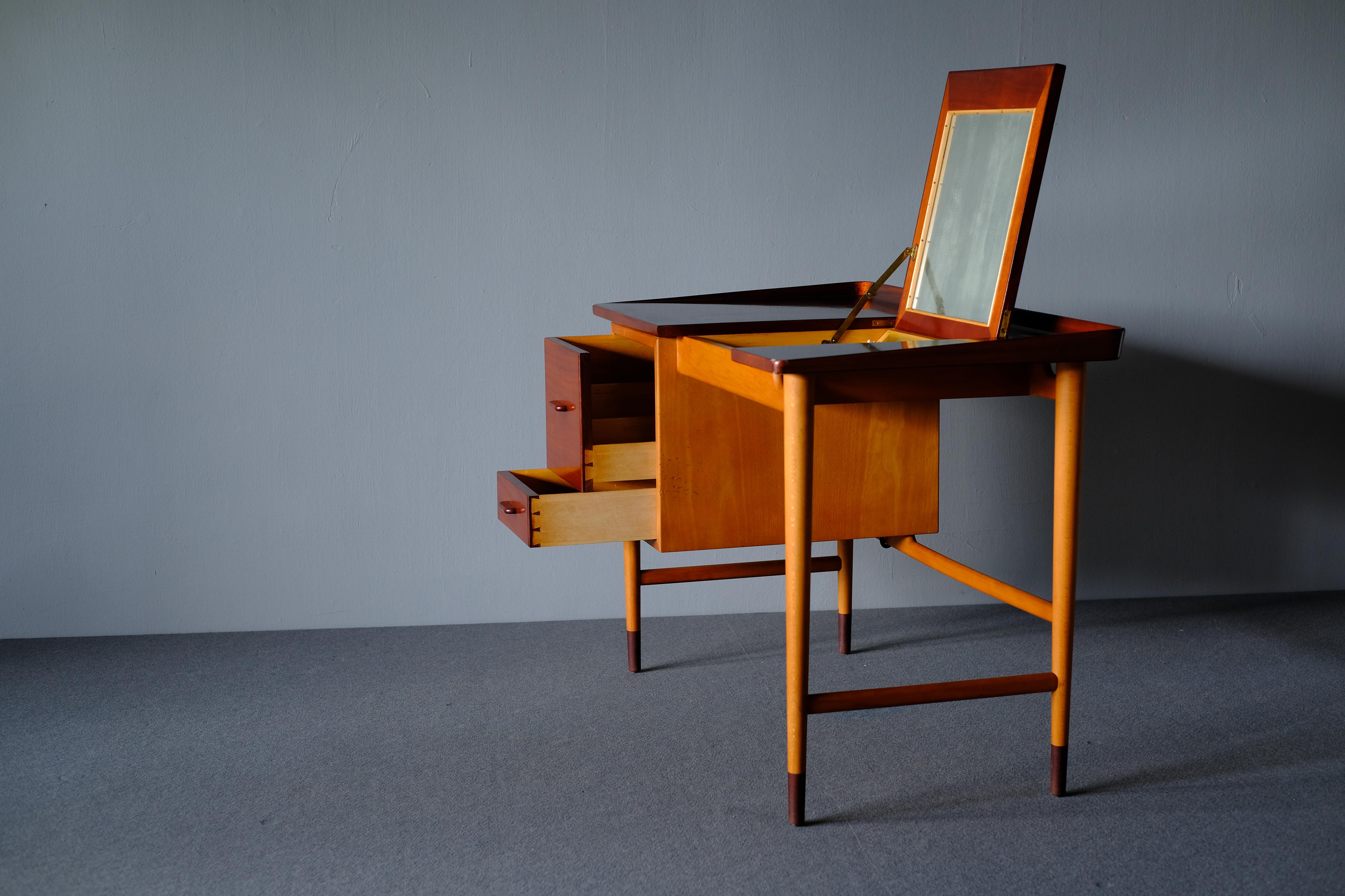 Mid-Century Modern Niels Vodder, Beech and Mahogany Dressing Table